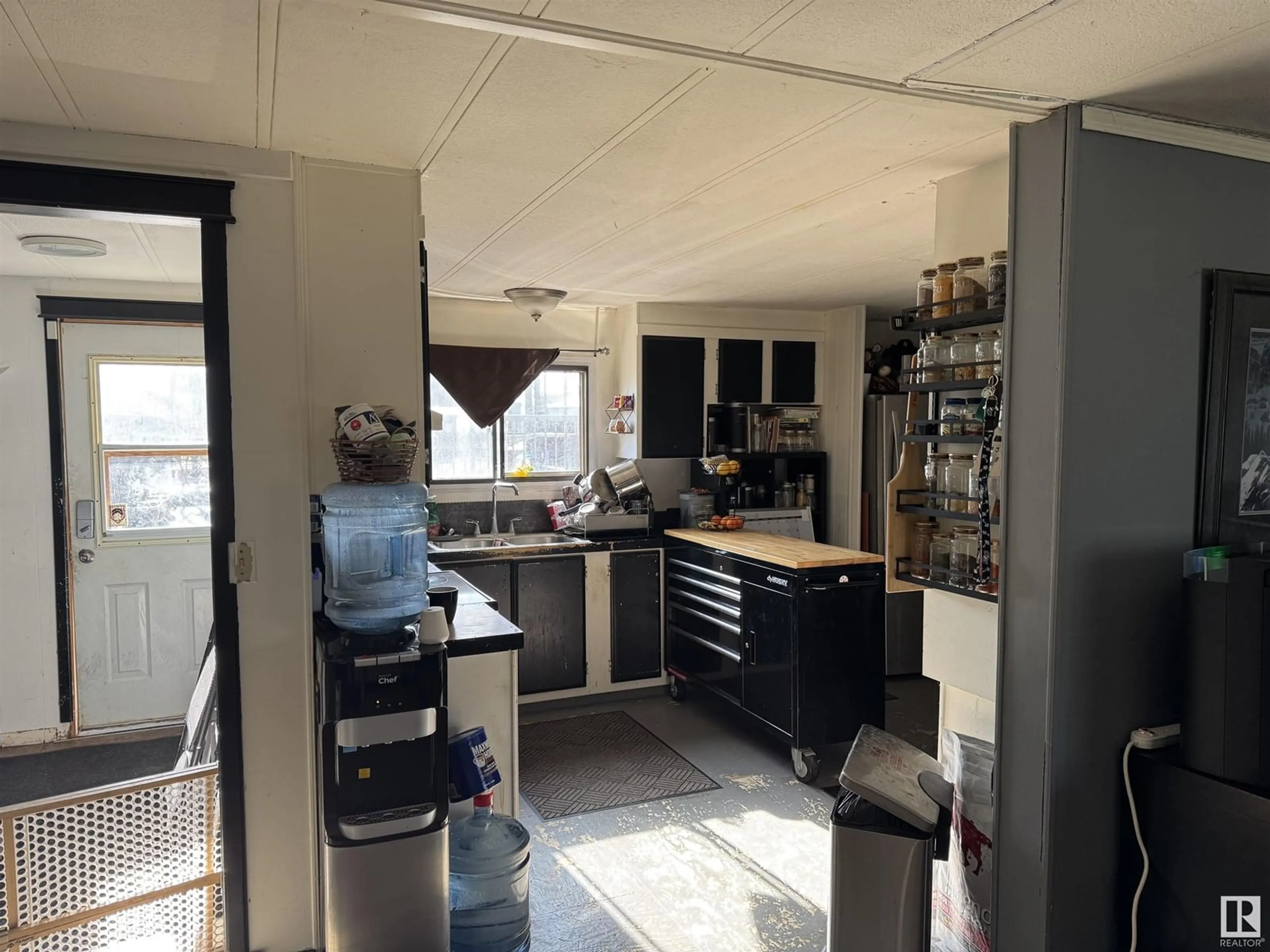 Standard kitchen, unknown for 139 RGE ROAD 233 RGE ROAD, Rural Sturgeon County Alberta T0A1N0