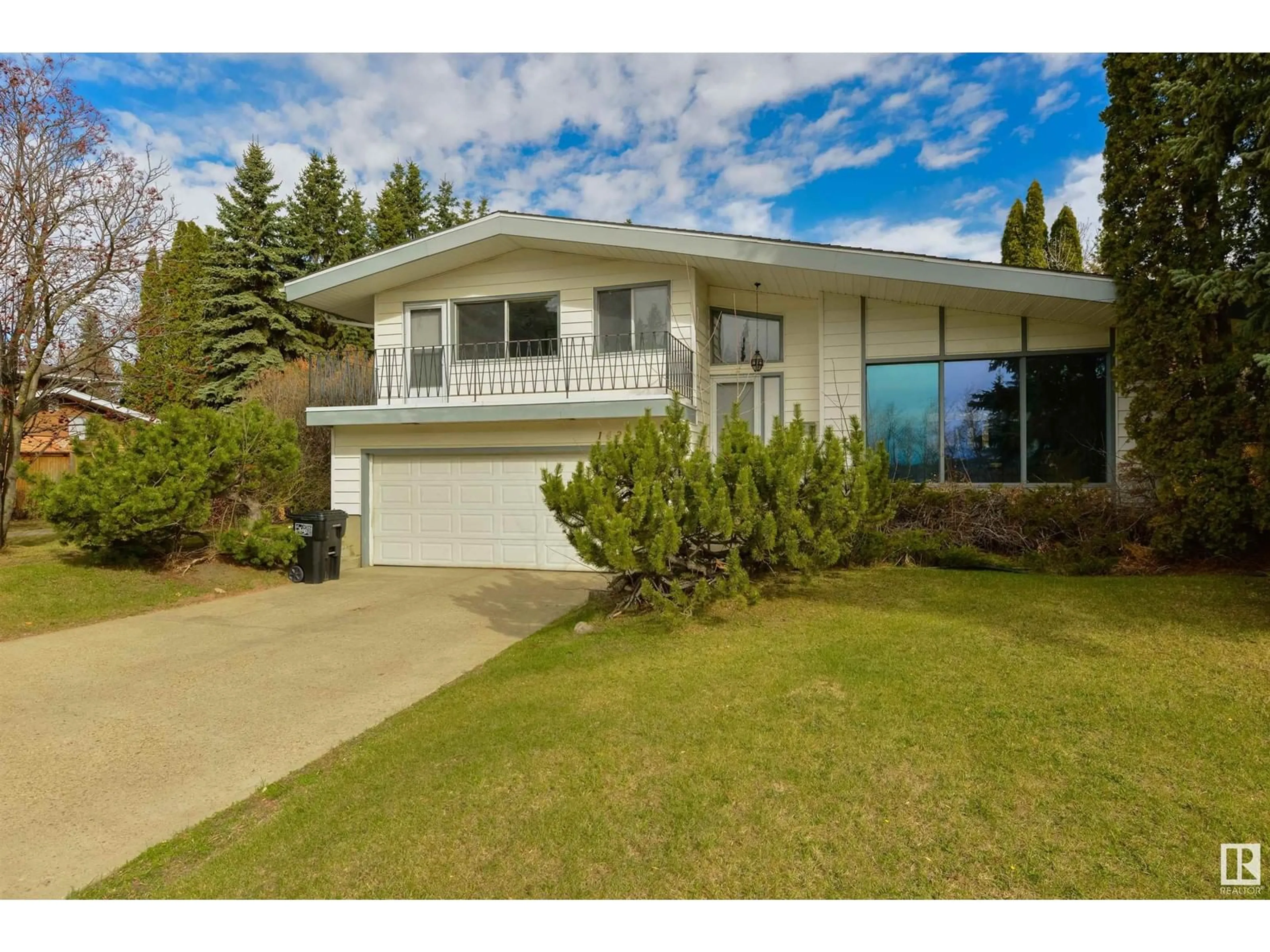 Home with vinyl exterior material, unknown for 14906 RIO TERRACE DR, Edmonton Alberta T5R5M4