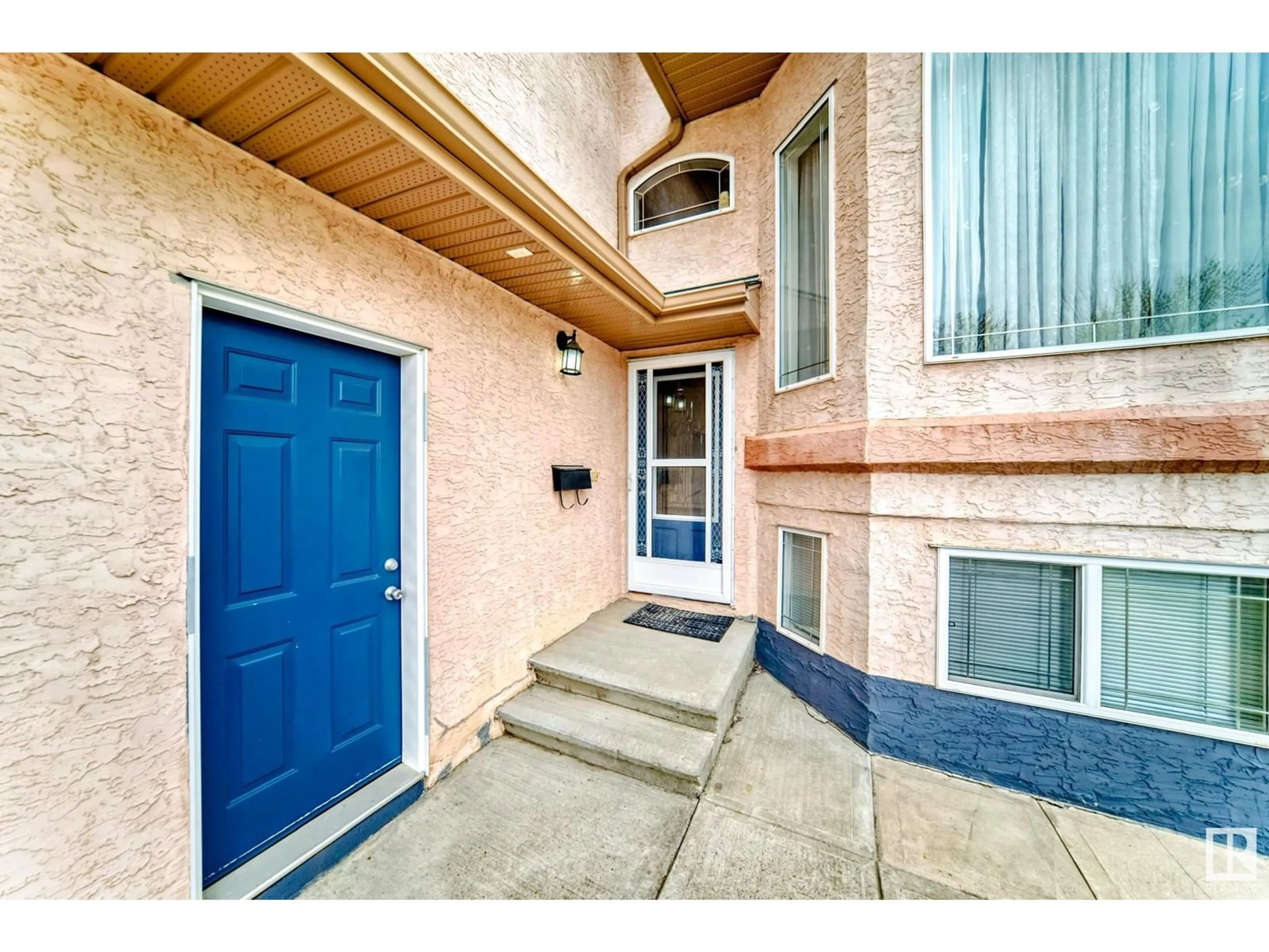 Indoor entryway for 6051 165 AV, Edmonton Alberta T5Y0A8