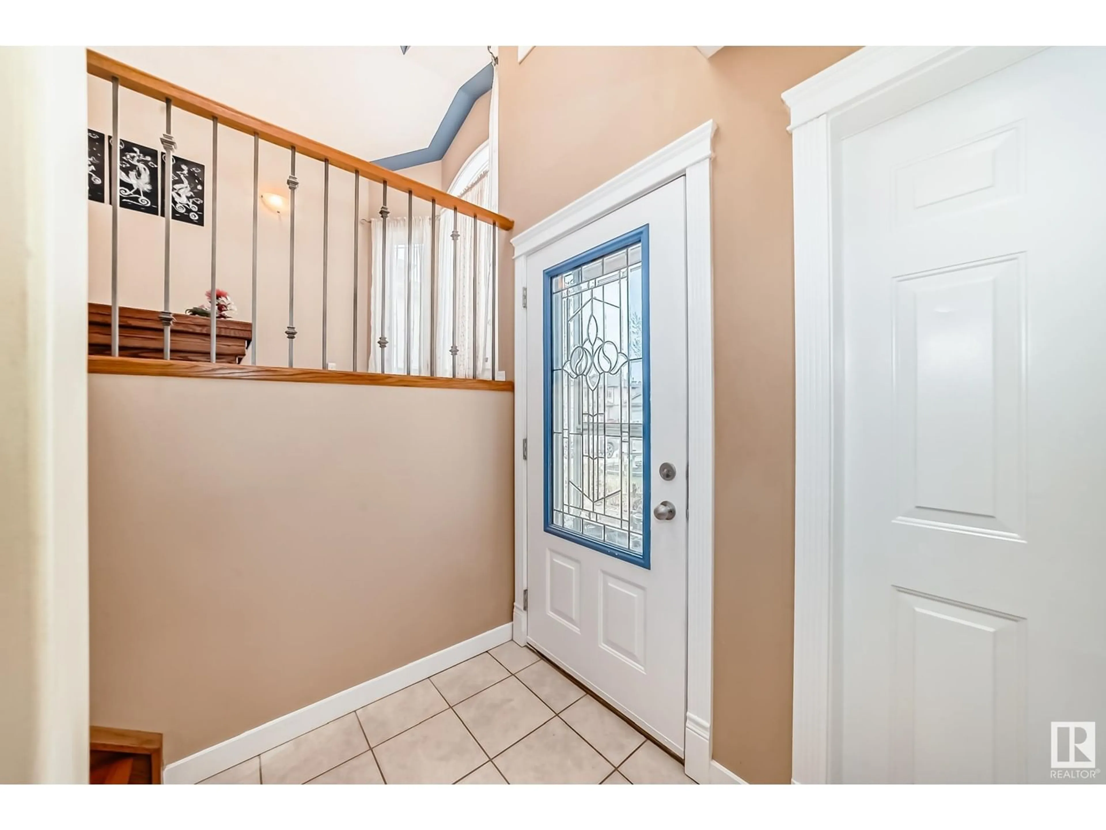 Indoor entryway for 6051 165 AV, Edmonton Alberta T5Y0A8
