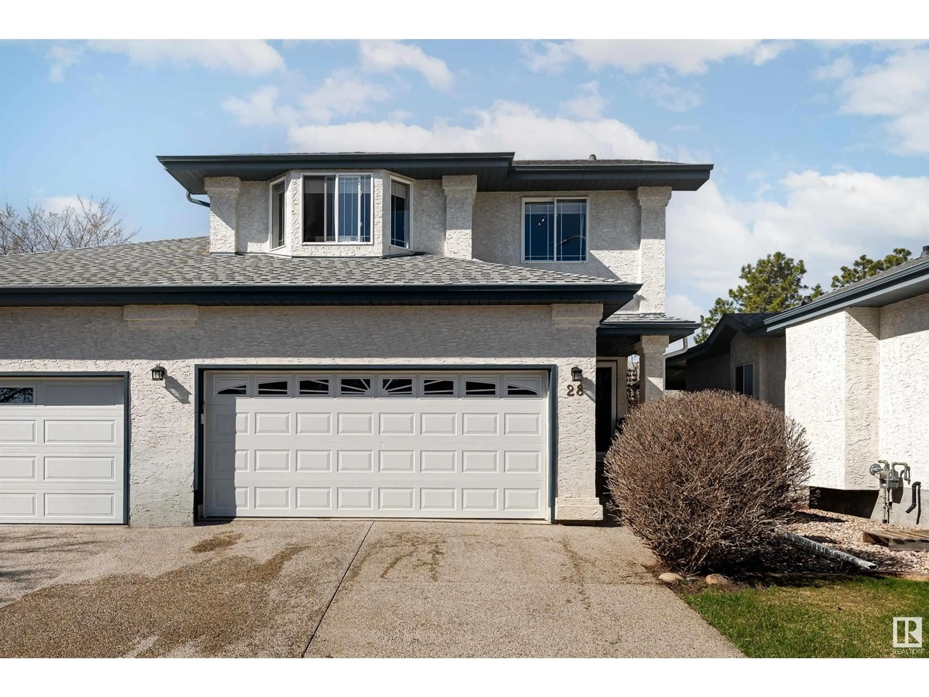 Home with vinyl exterior material, street for 28 LINKSIDE PL, Spruce Grove Alberta T7X3C5
