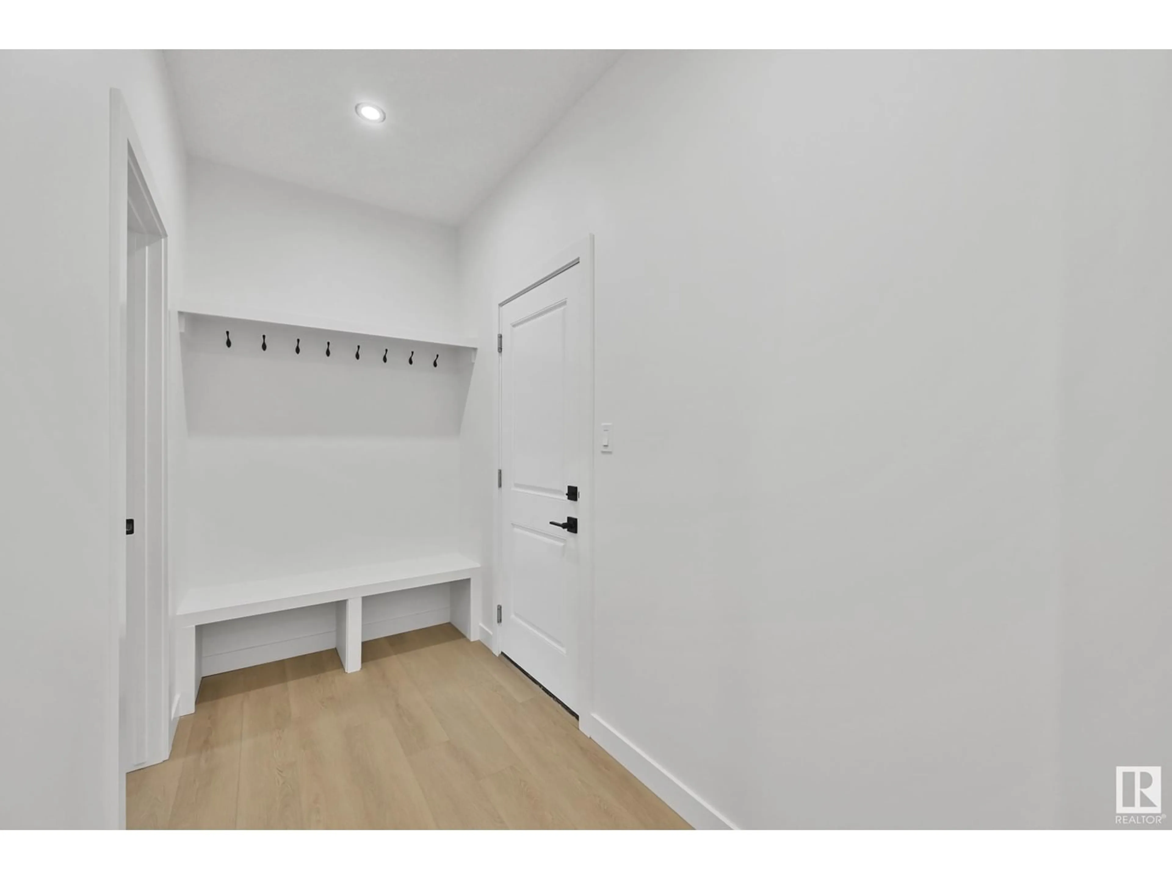 Indoor entryway for 30 FICUS WY, Fort Saskatchewan Alberta T8L0Z6