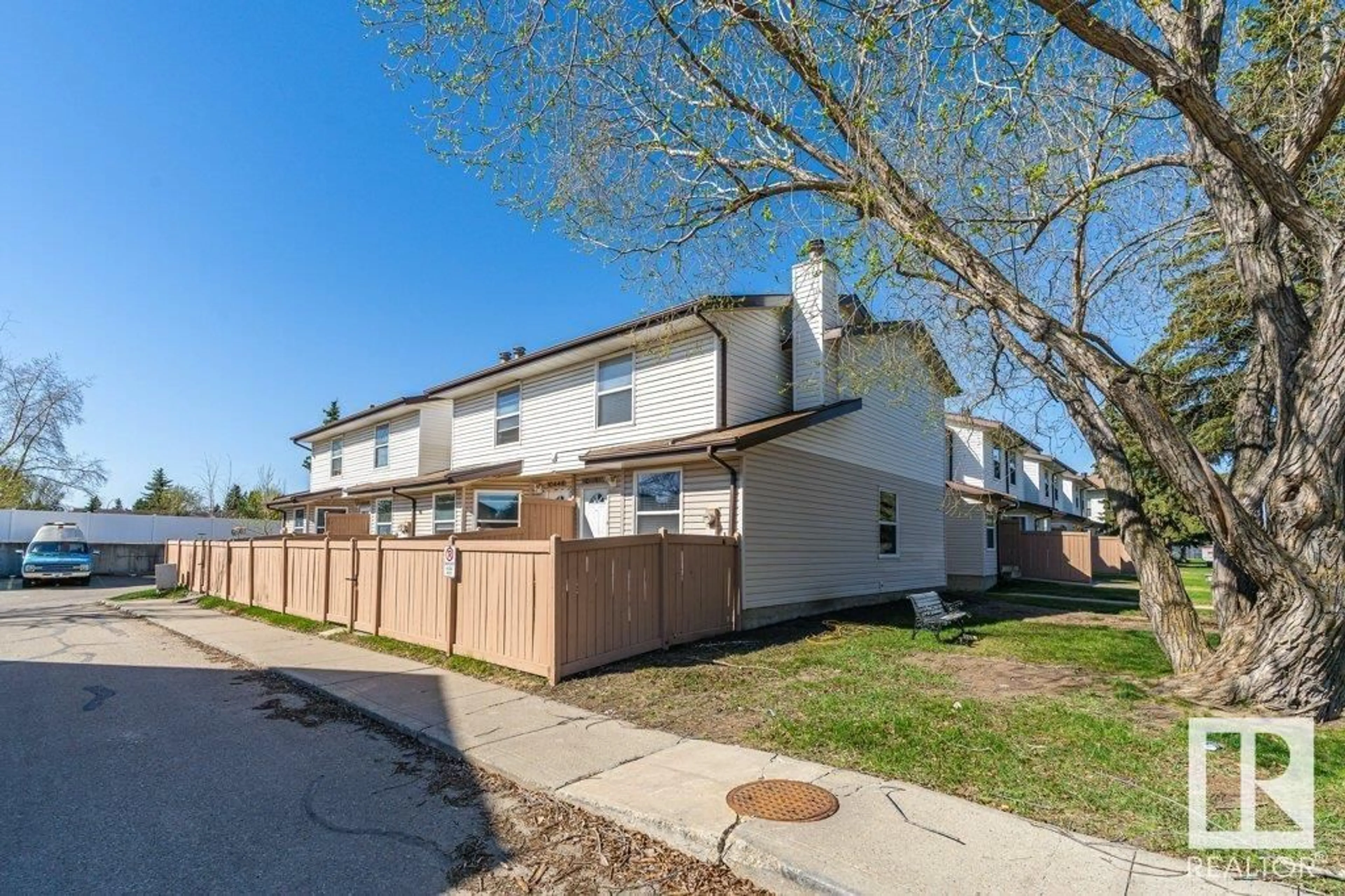 A pic from outside/outdoor area/front of a property/back of a property/a pic from drone, street for 10449 24 AV, Edmonton Alberta T6J4S2