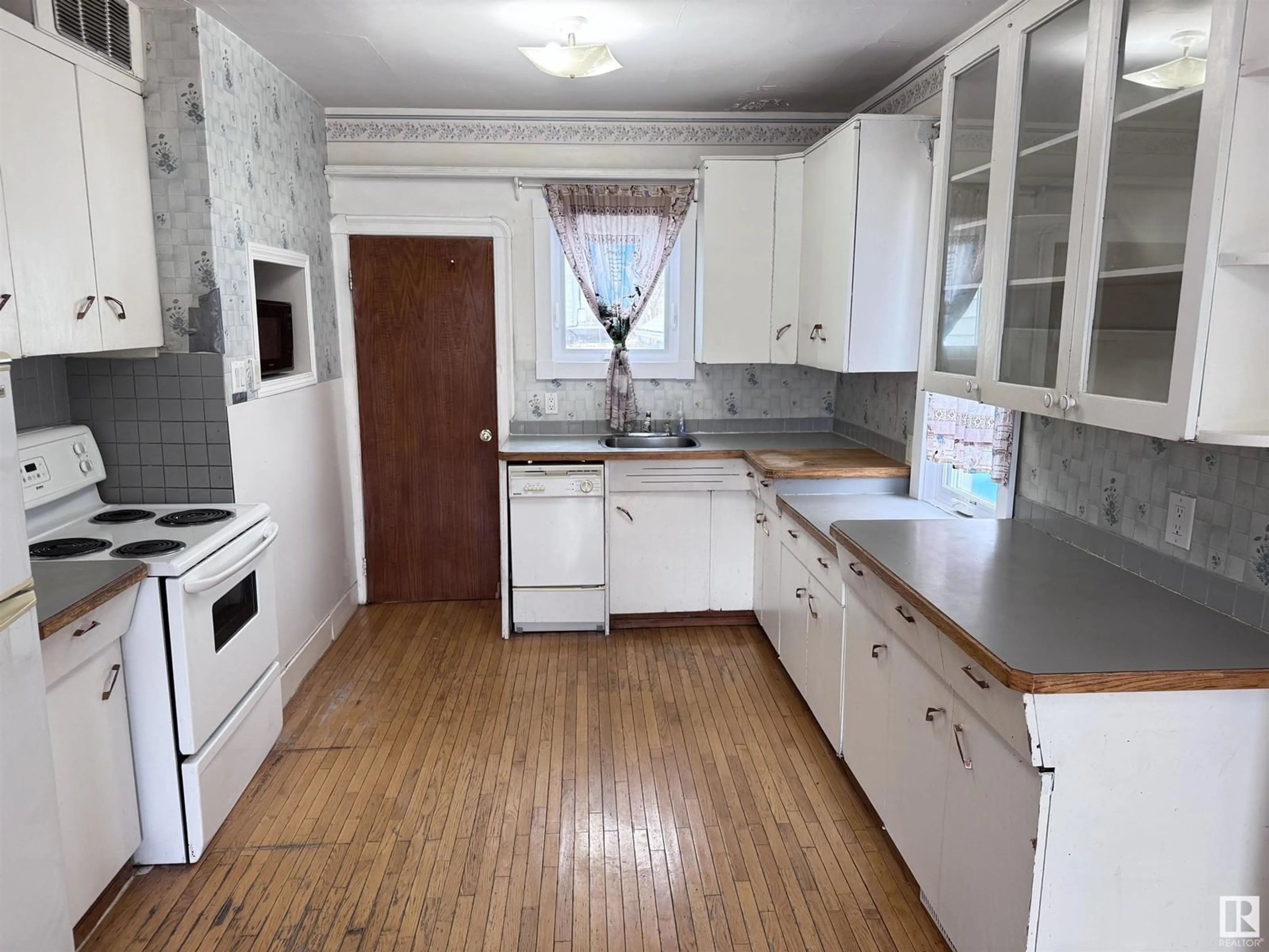 Standard kitchen, unknown for 9823 109 ST, Westlock Alberta T7P1P3