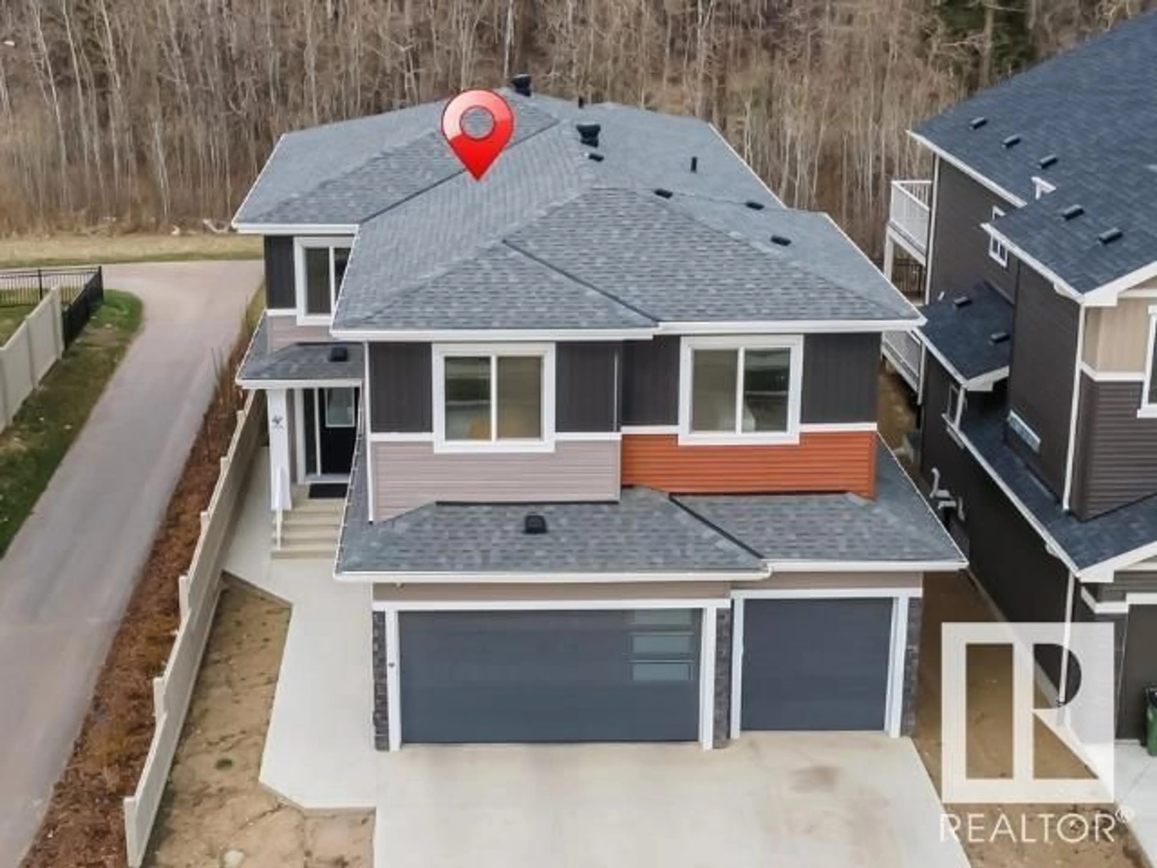 A pic from outside/outdoor area/front of a property/back of a property/a pic from drone, street for 332 33 AV, Edmonton Alberta T6T2S9
