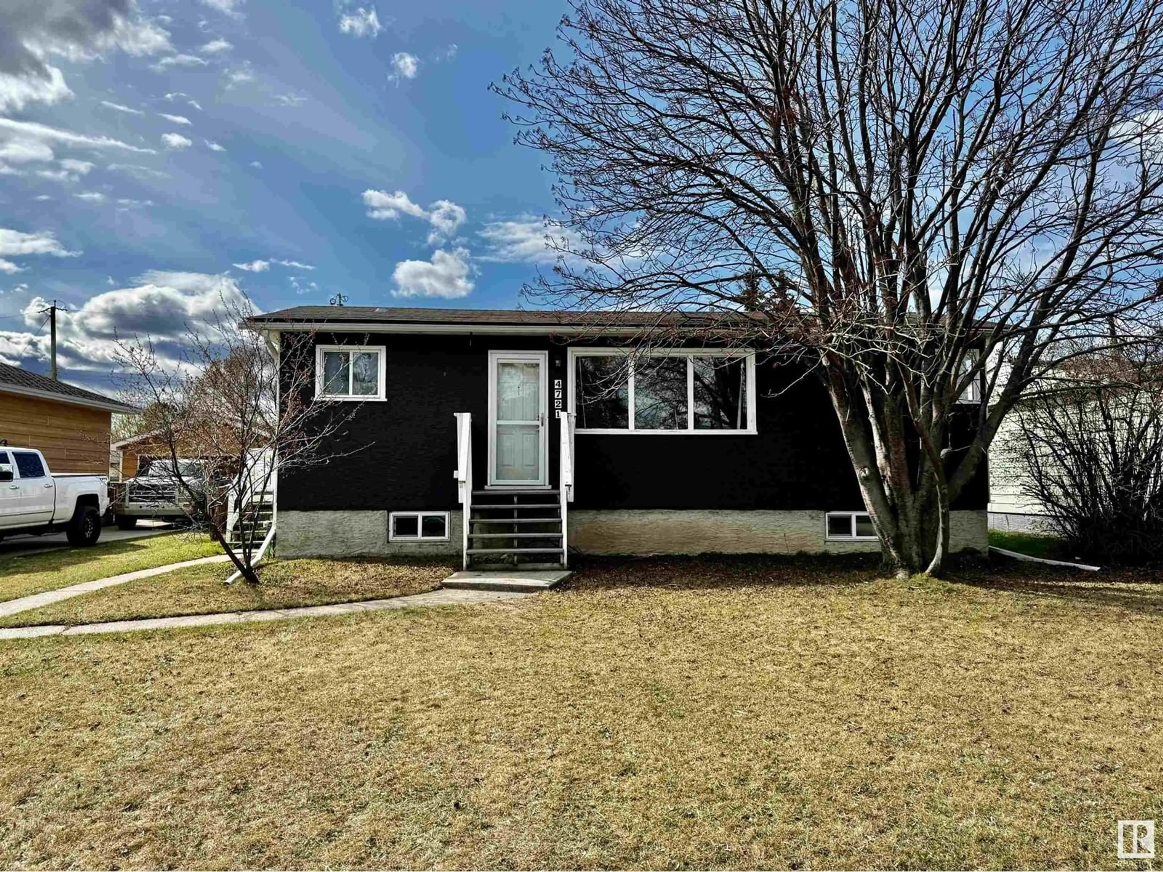 Home with vinyl exterior material, street for 4721 49 AV, Drayton Valley Alberta T7A1H8
