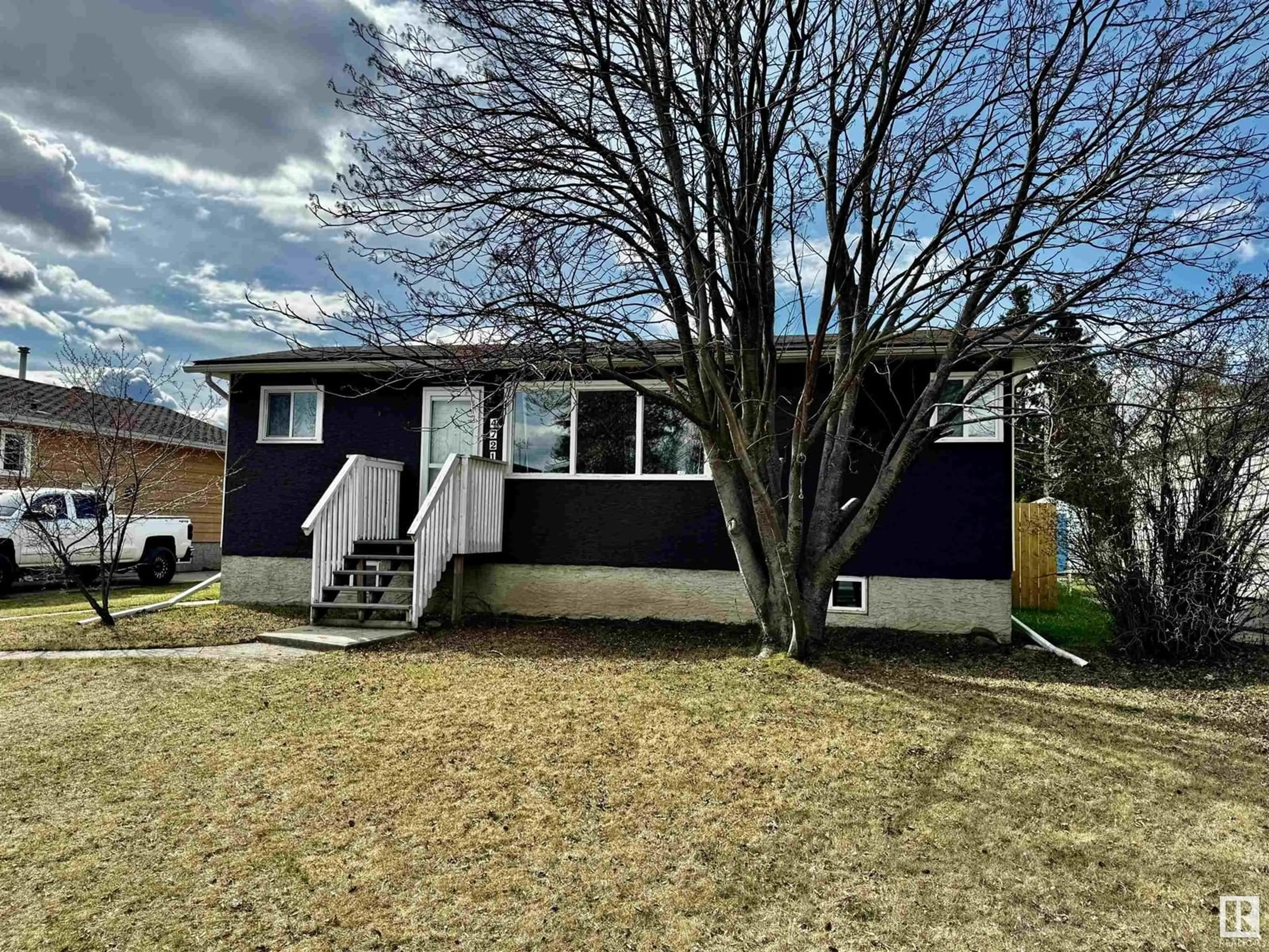 Home with vinyl exterior material, street for 4721 49 AV, Drayton Valley Alberta T7A1H8