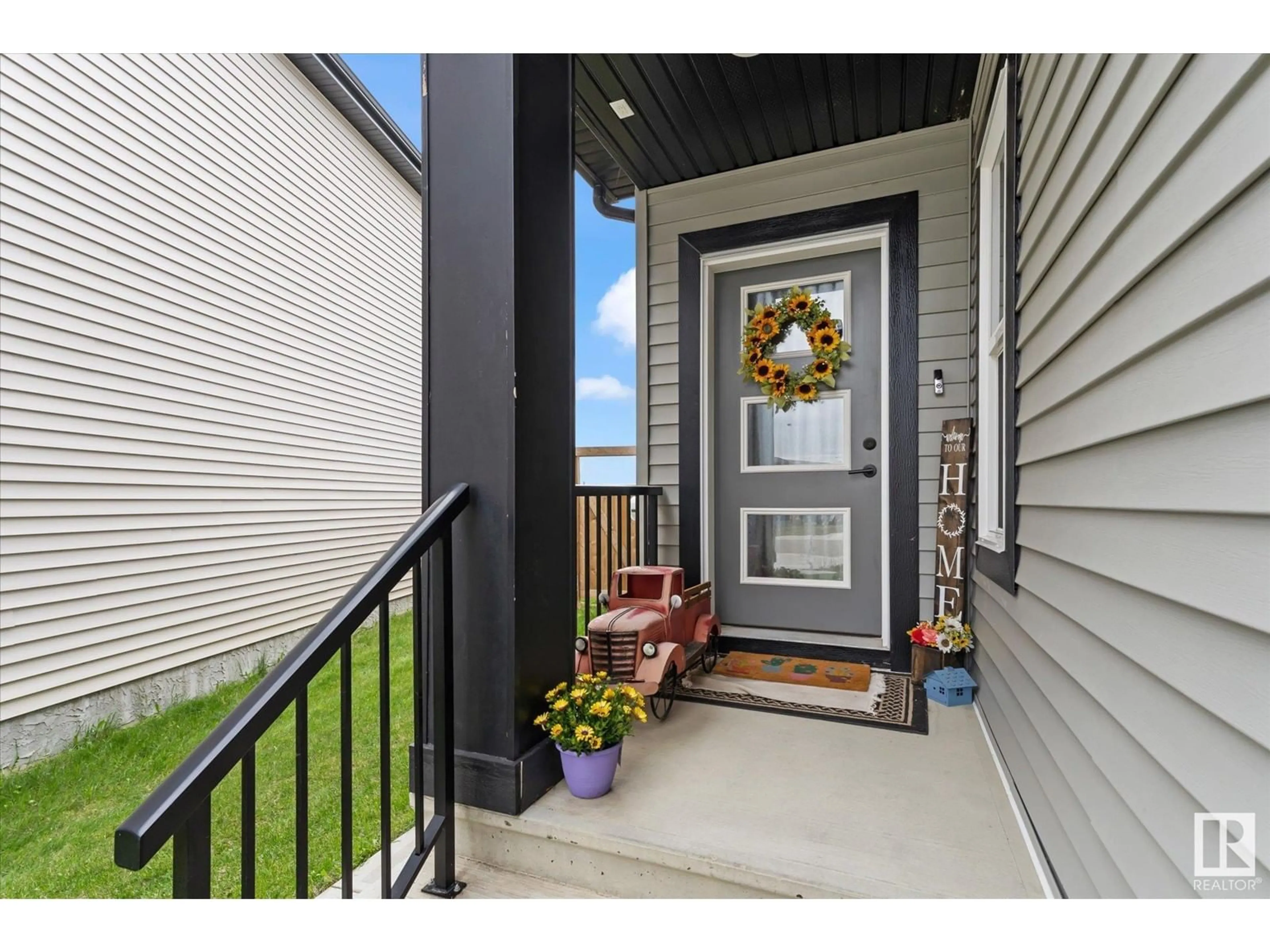 Indoor entryway for 600 BOULDER WD, Leduc Alberta T9E1H1