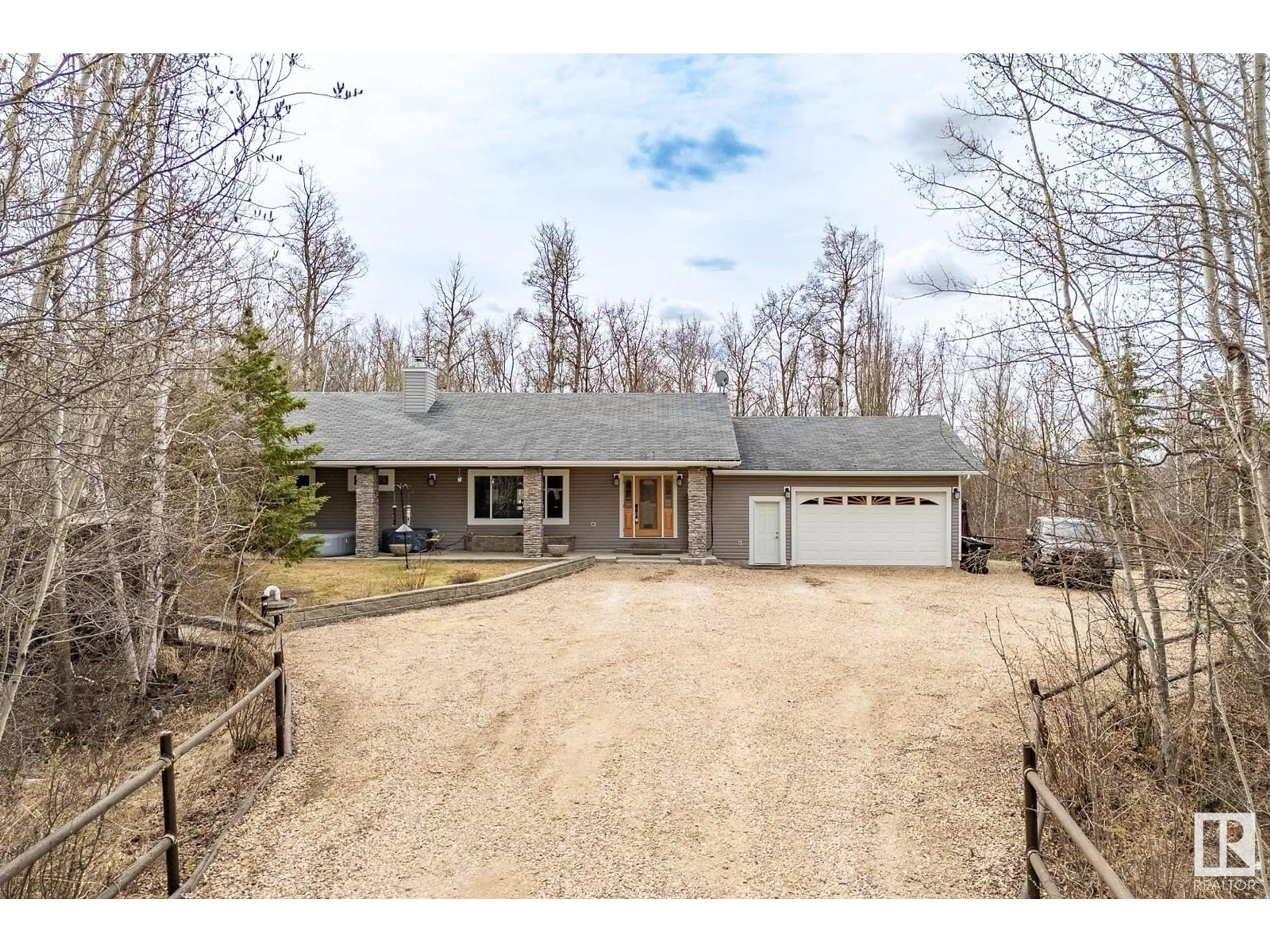 A pic from outside/outdoor area/front of a property/back of a property/a pic from drone, street for 52465 - 386 RGE ROAD 213 RGE ROAD, Rural Strathcona County Alberta T8G2E7