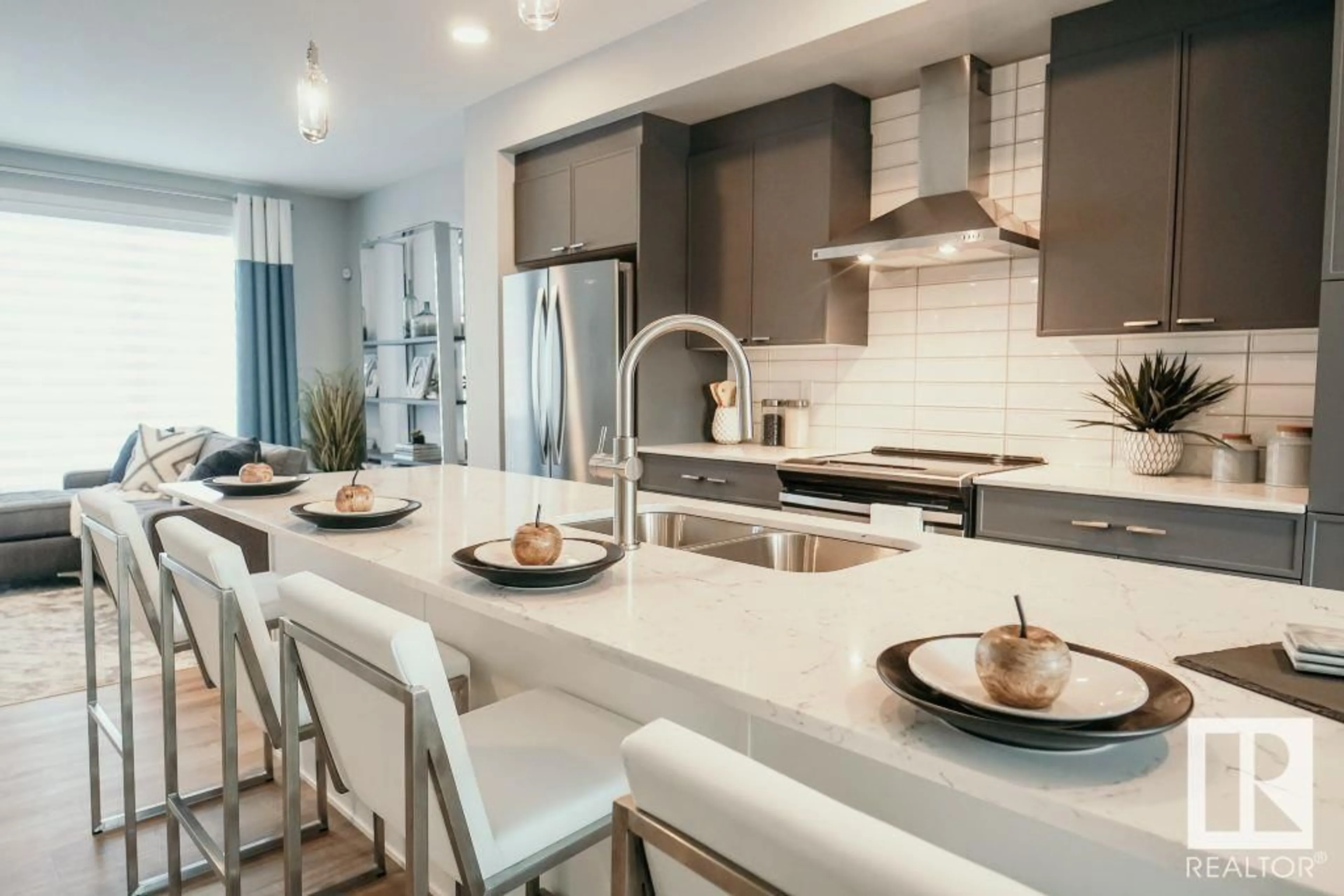 Open concept kitchen, ceramic/tile floor for SW - 7505 KLAPSTEIN LI, Edmonton Alberta T6W5N5