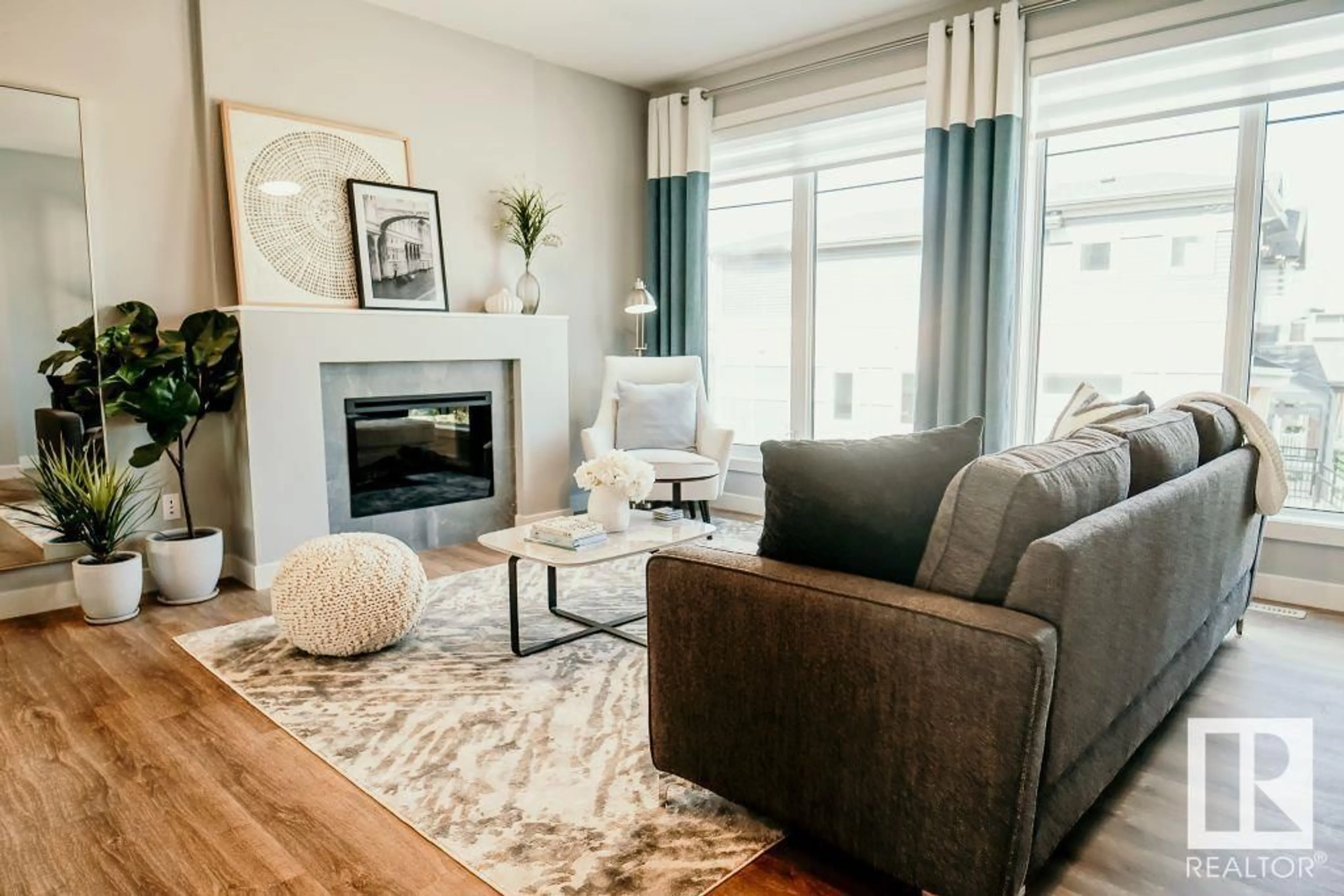 Living room with furniture, unknown for SW - 7505 KLAPSTEIN LI, Edmonton Alberta T6W5N5