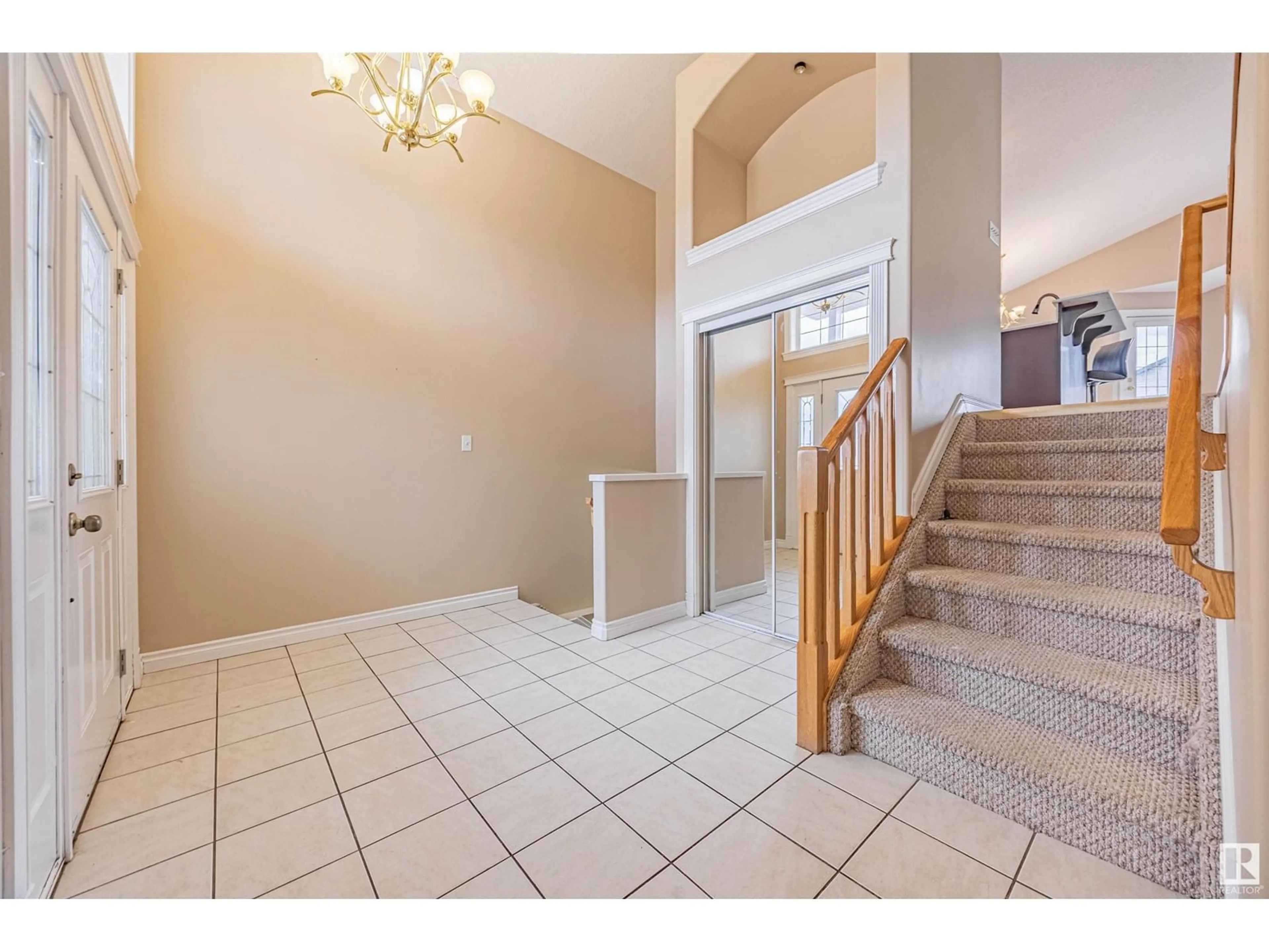 Indoor foyer for 4511 164A AV, Edmonton Alberta T5Y0C7