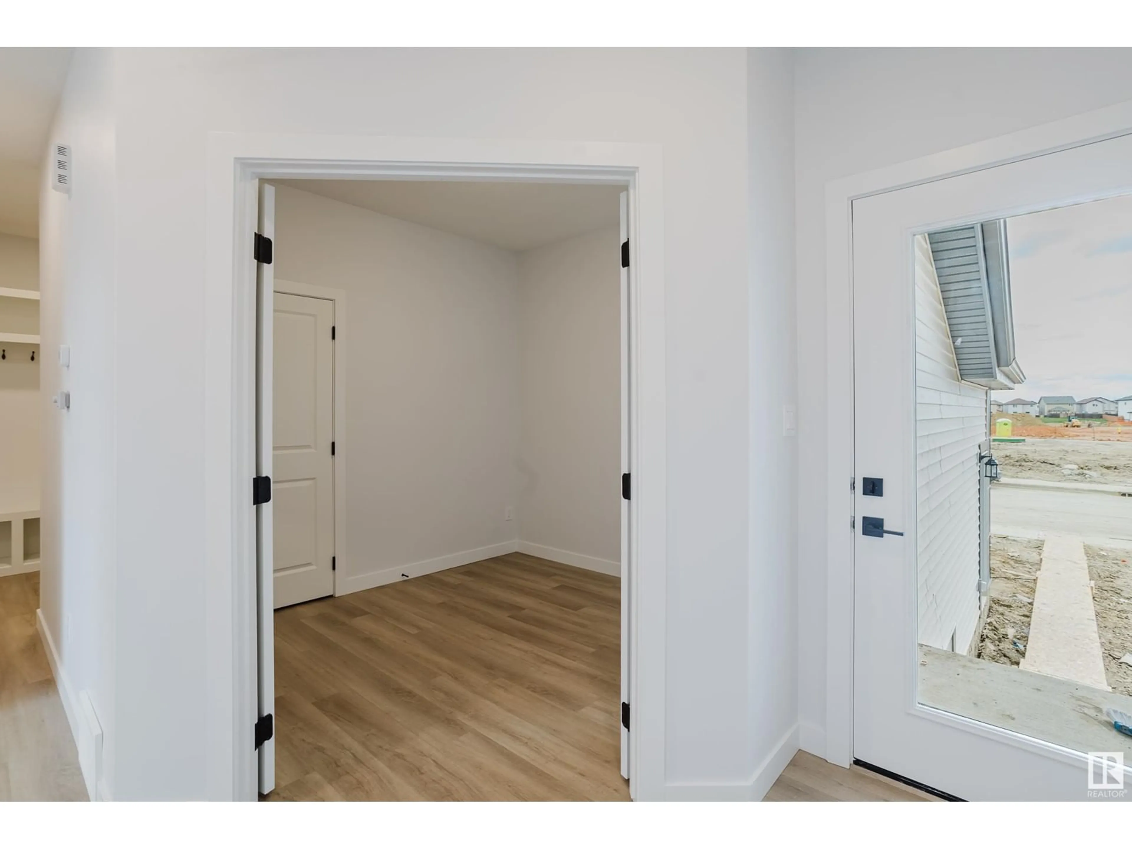 Indoor entryway for 276 MUNN WY, Leduc Alberta T9E0S9