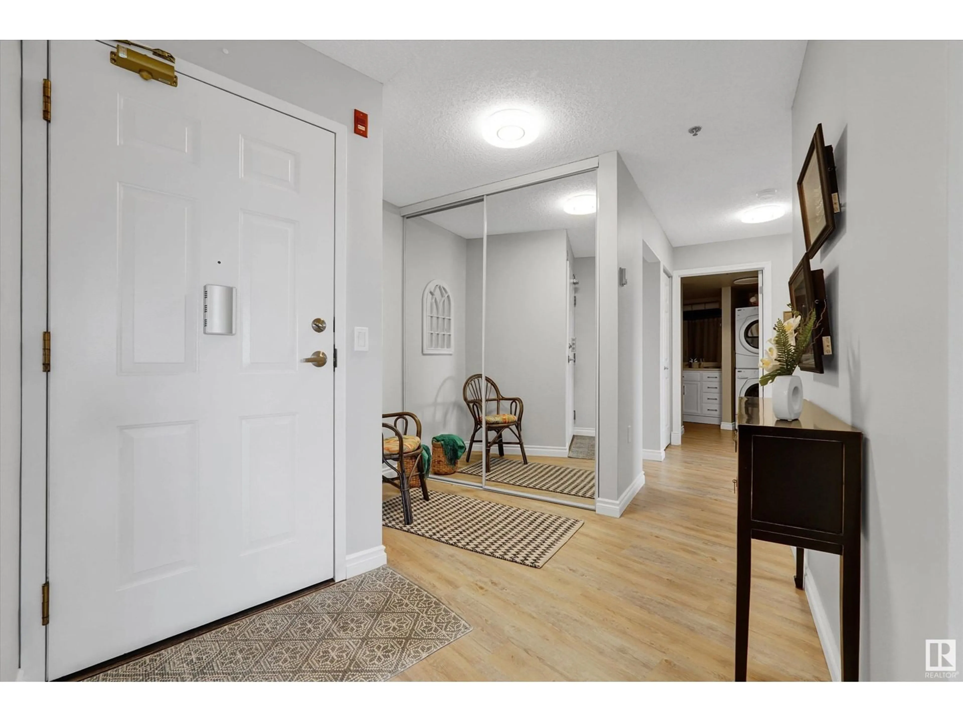 Indoor entryway for 205 9926 100 AV, Fort Saskatchewan Alberta T8L4E3