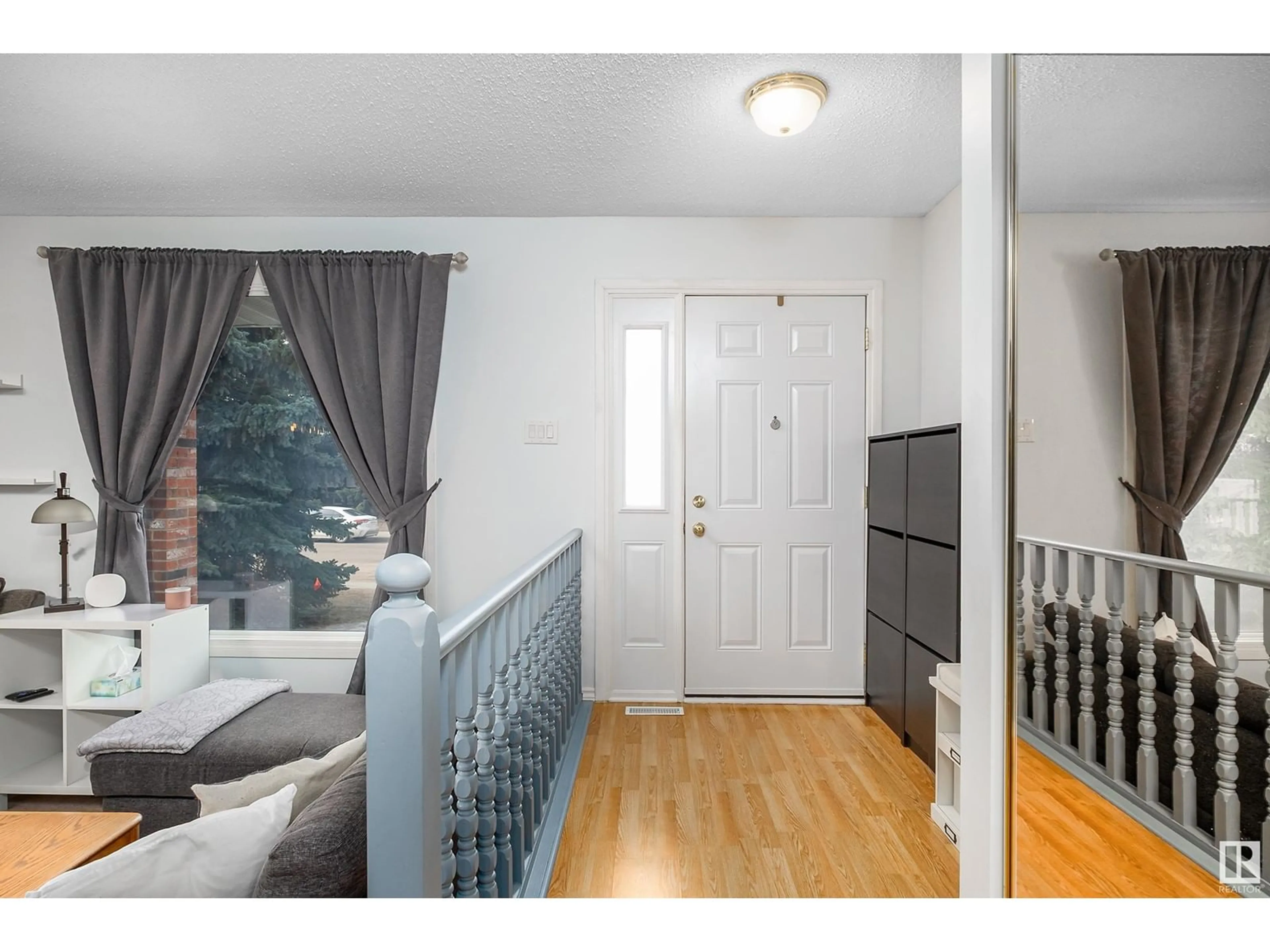 Indoor entryway for NW - 1751 62 ST, Edmonton Alberta T6L1M7