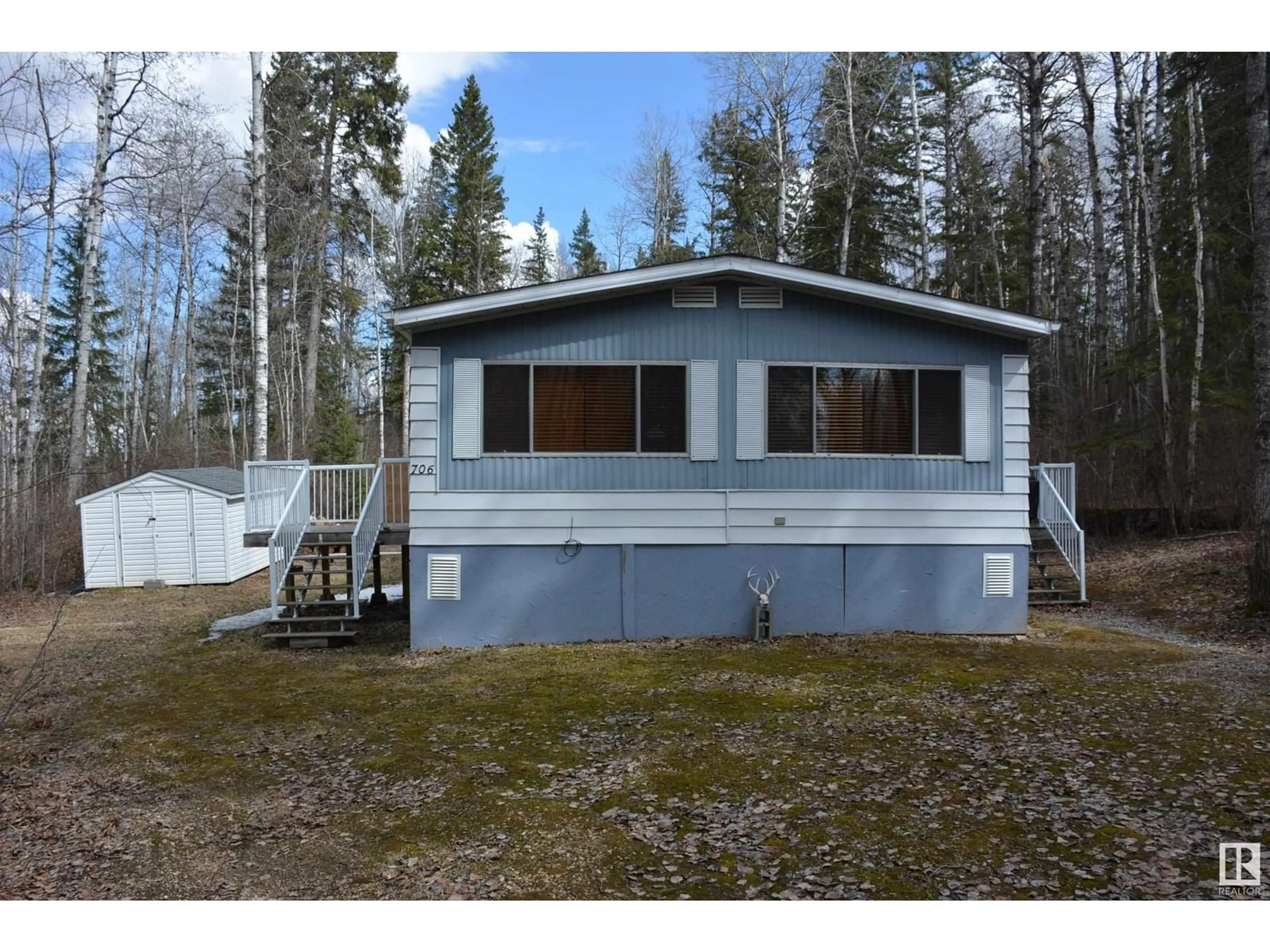 Home with vinyl exterior material, unknown for 3118 TWP RD 581, Rural Barrhead County Alberta T0G1R1