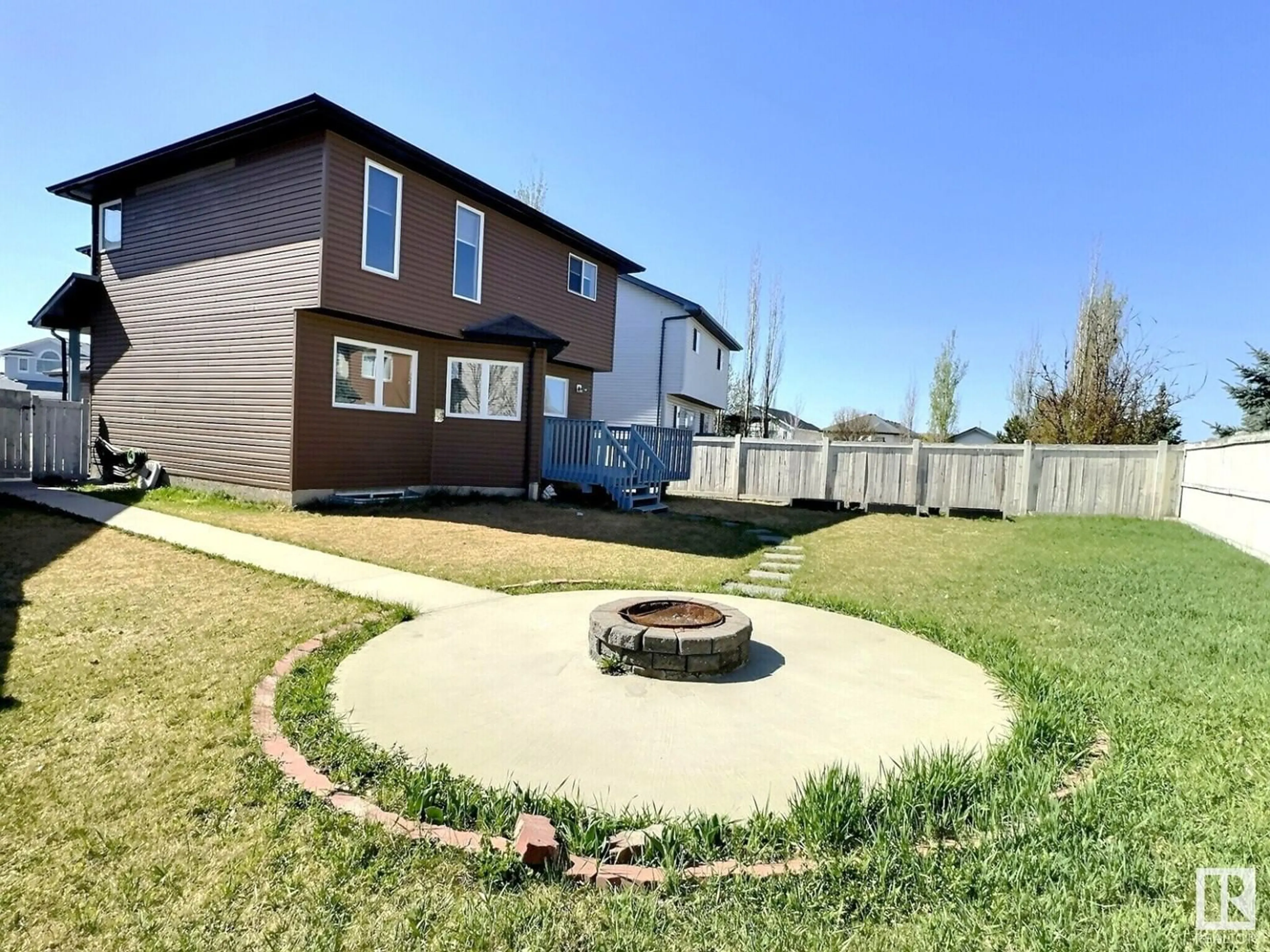 A pic from outside/outdoor area/front of a property/back of a property/a pic from drone, street for 8736 178 AV, Edmonton Alberta T5Z0B8