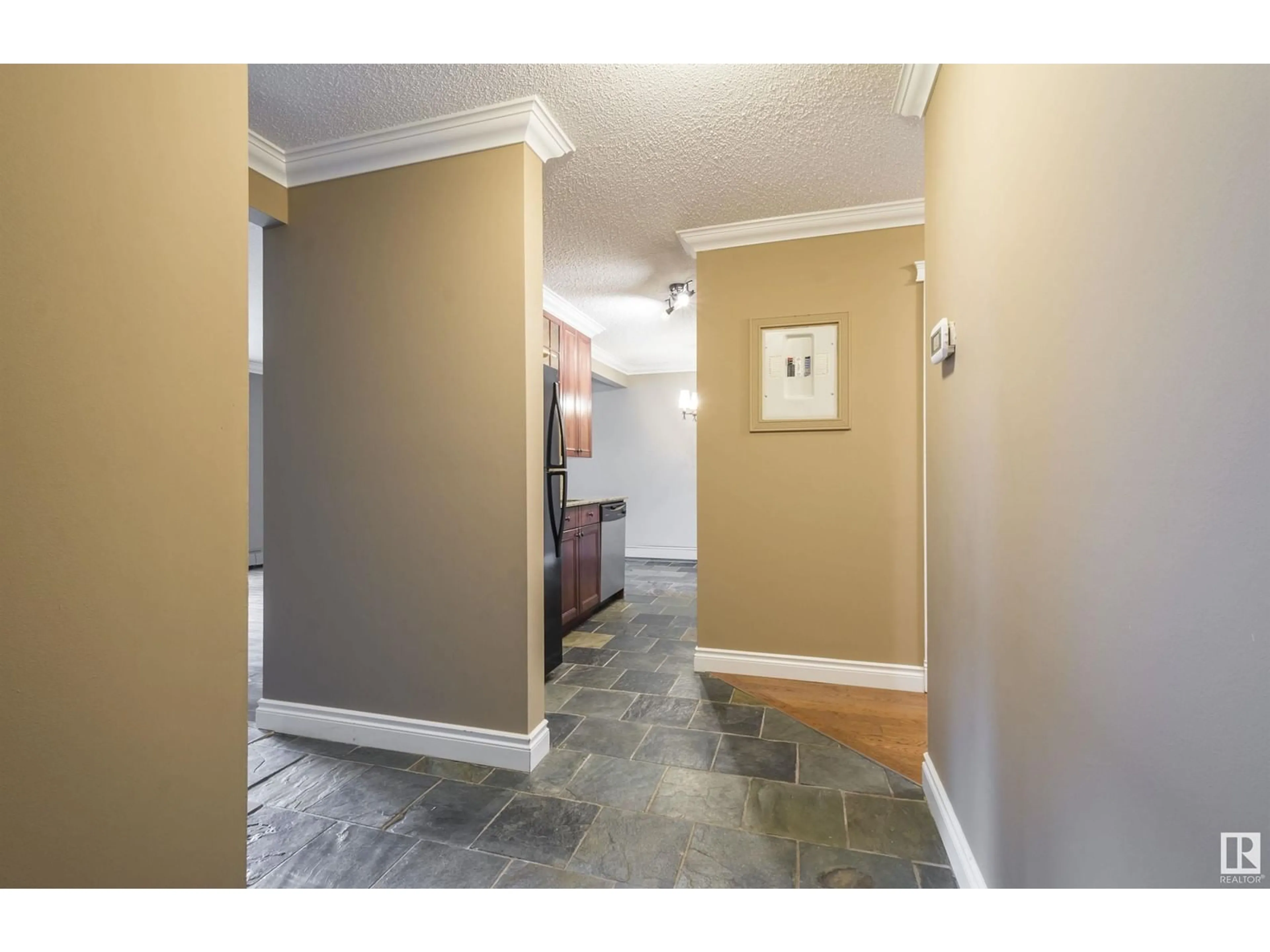 Indoor foyer for #201 - 10745 83 AV, Edmonton Alberta T6E2E5