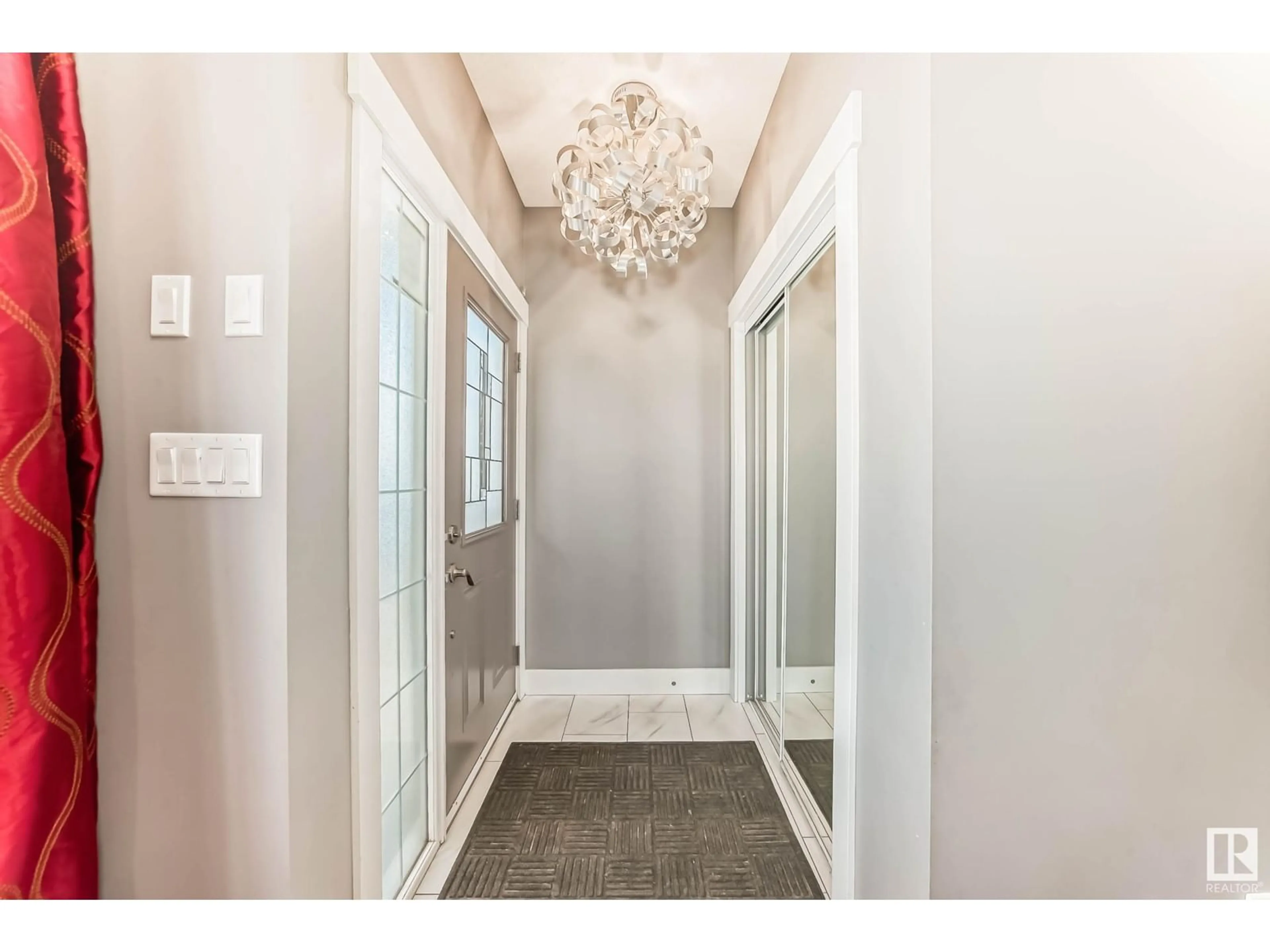 Indoor entryway for 12728 118 ST, Edmonton Alberta T5E5K8