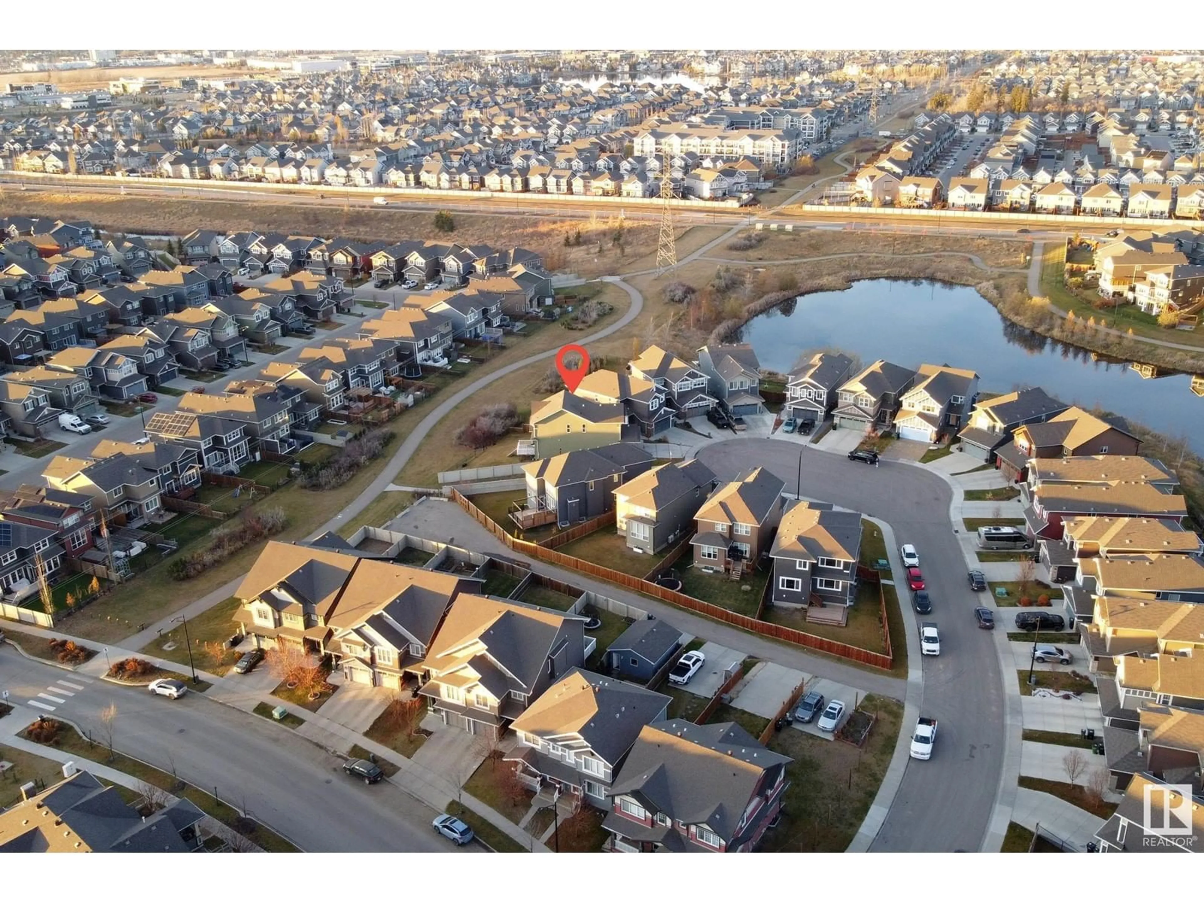 A pic from outside/outdoor area/front of a property/back of a property/a pic from drone, street for 3938 CHERRYCOVE SW, Edmonton Alberta T6X2B3