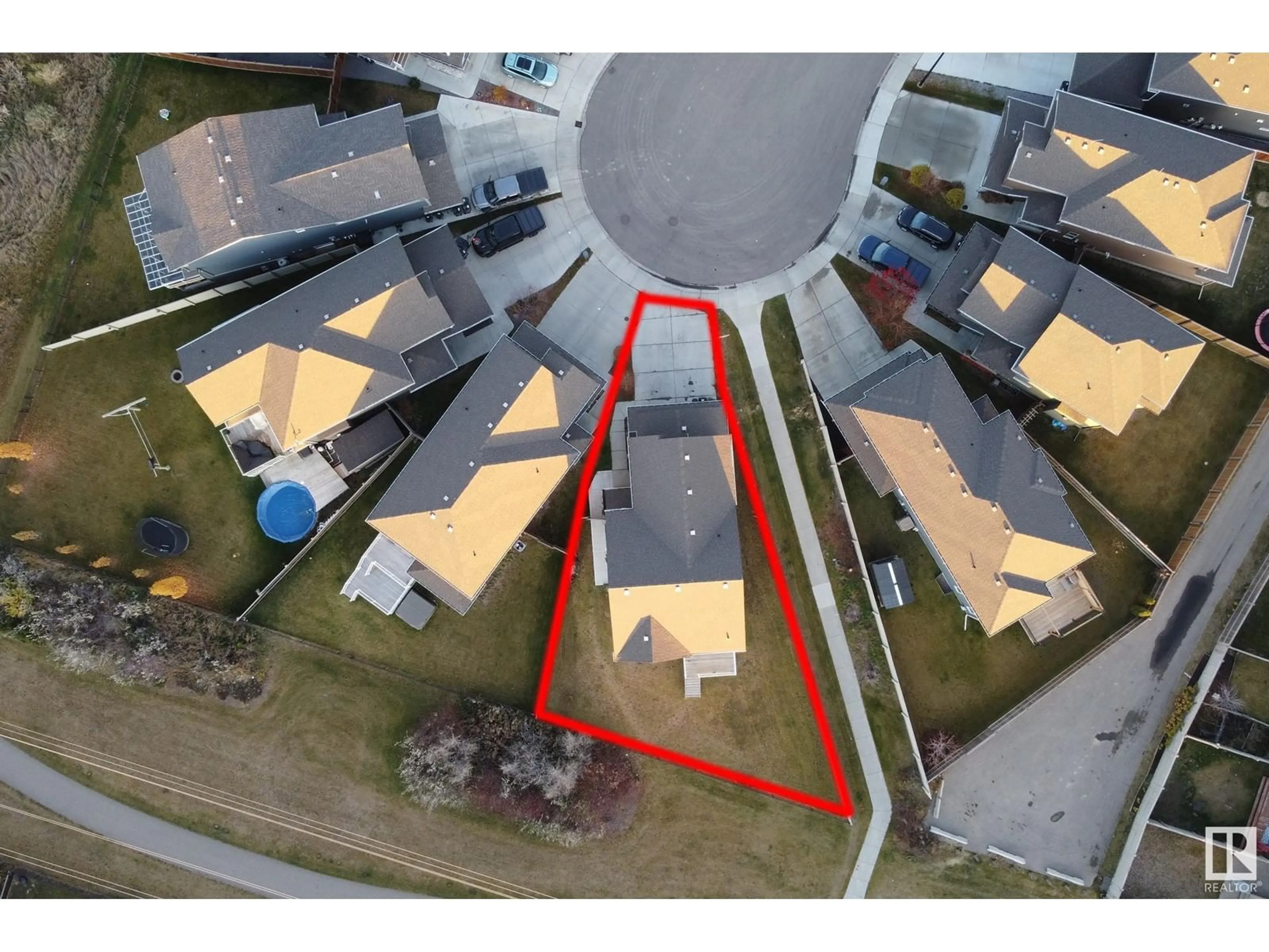 A pic from outside/outdoor area/front of a property/back of a property/a pic from drone, street for 3938 CHERRYCOVE SW, Edmonton Alberta T6X2B3