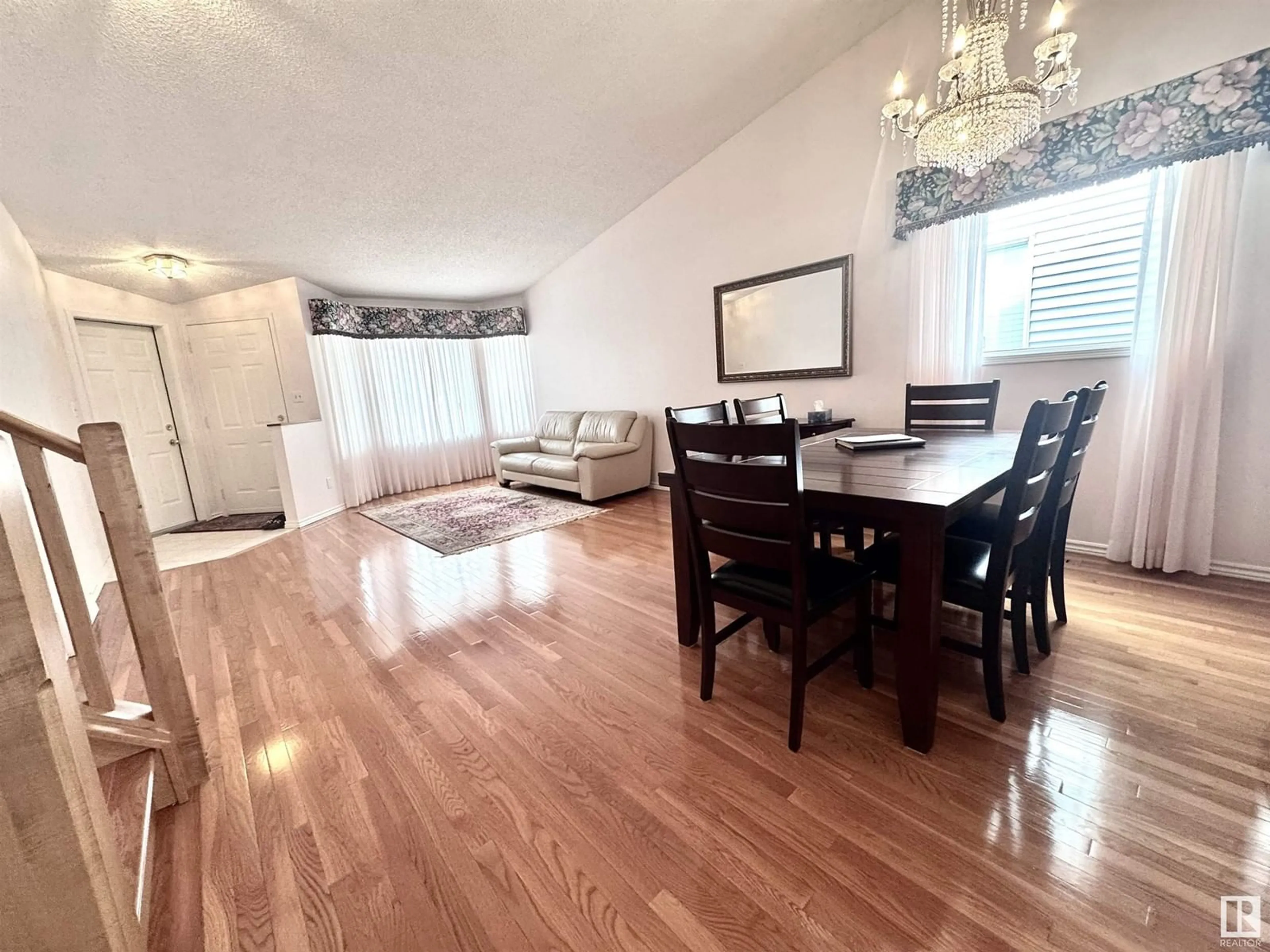 Dining room, wood/laminate floor for NW - 17415 91 ST, Edmonton Alberta T5Z2M3