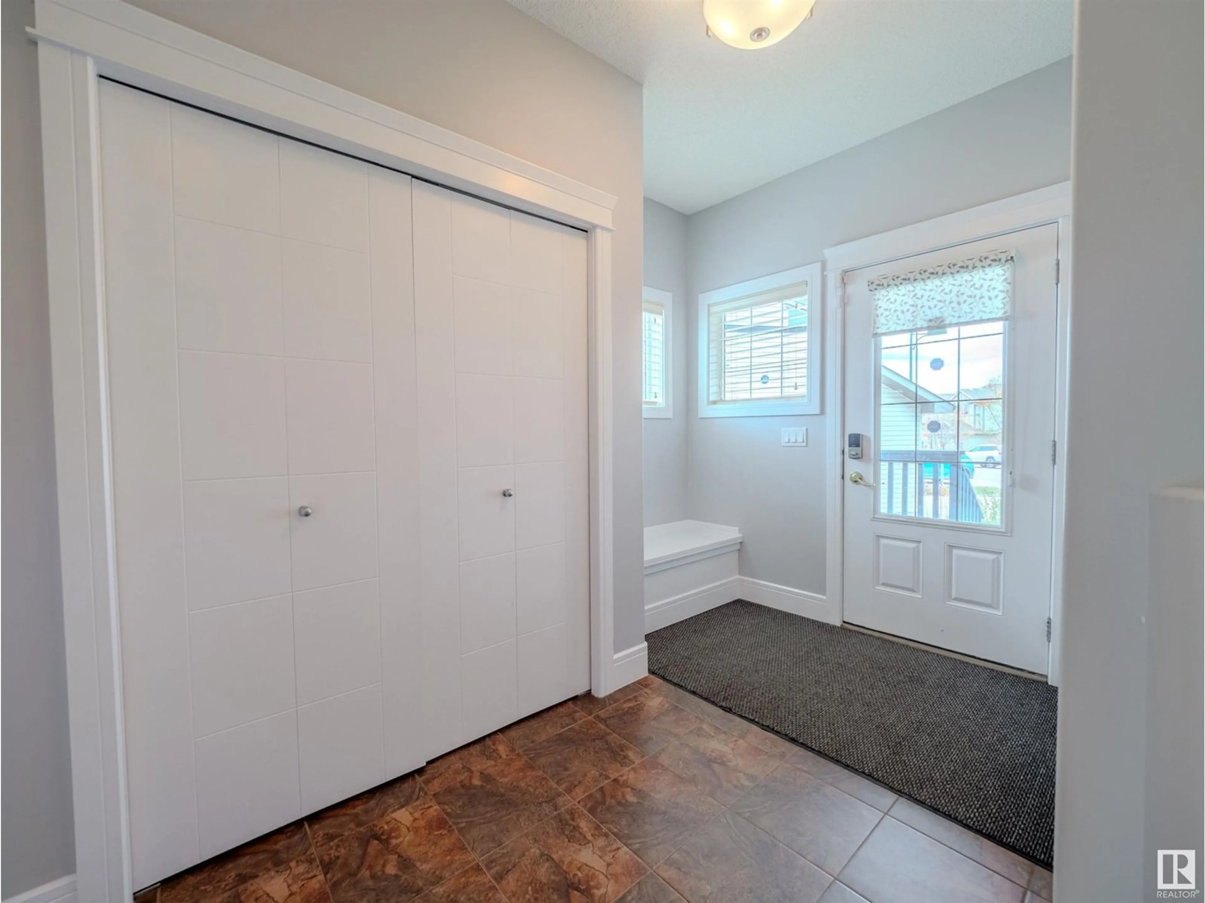 Indoor entryway for SW - 11732 18 AV, Edmonton Alberta T6W2E7