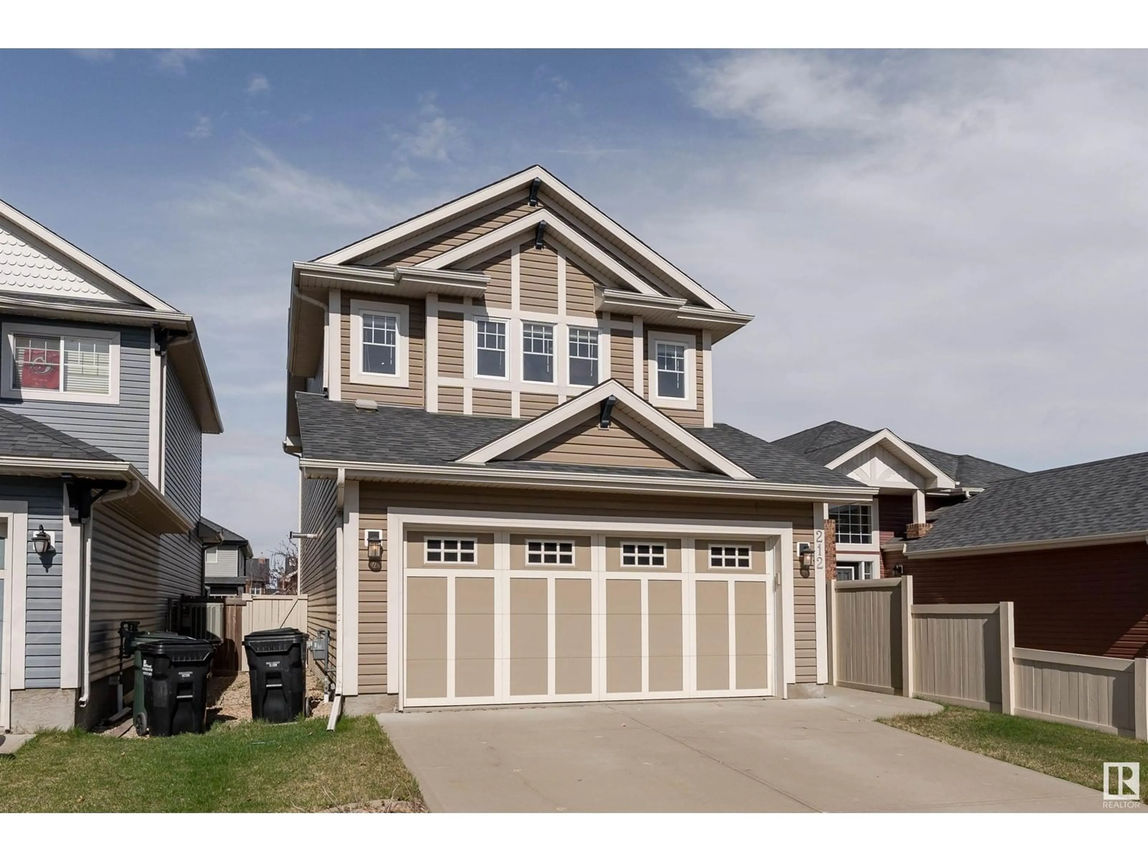 Home with vinyl exterior material, street for 212 ASCOTT CR, Sherwood Park Alberta T8H0A6