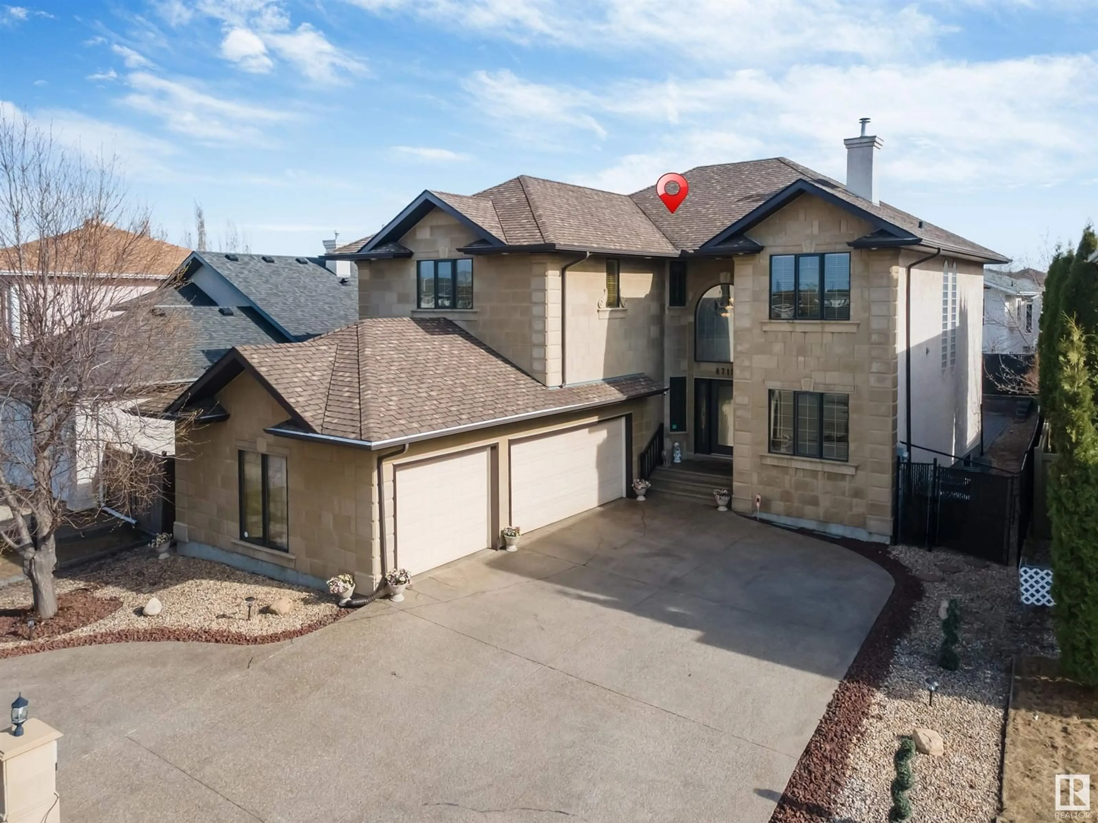 A pic from outside/outdoor area/front of a property/back of a property/a pic from drone, street for 8715 160A AV NW, Edmonton Alberta T5Z3K4