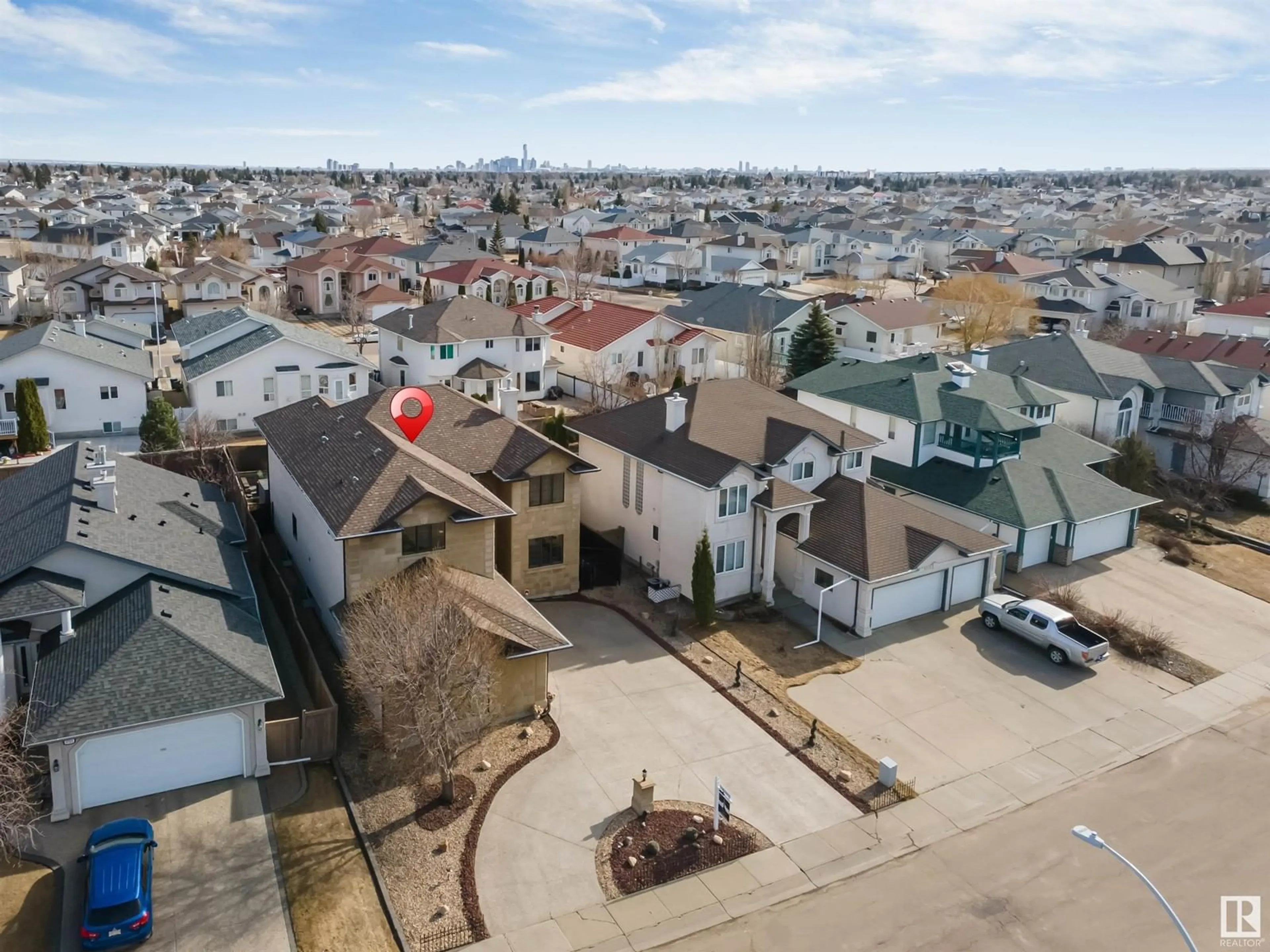 A pic from outside/outdoor area/front of a property/back of a property/a pic from drone, street for 8715 160A AV NW, Edmonton Alberta T5Z3K4