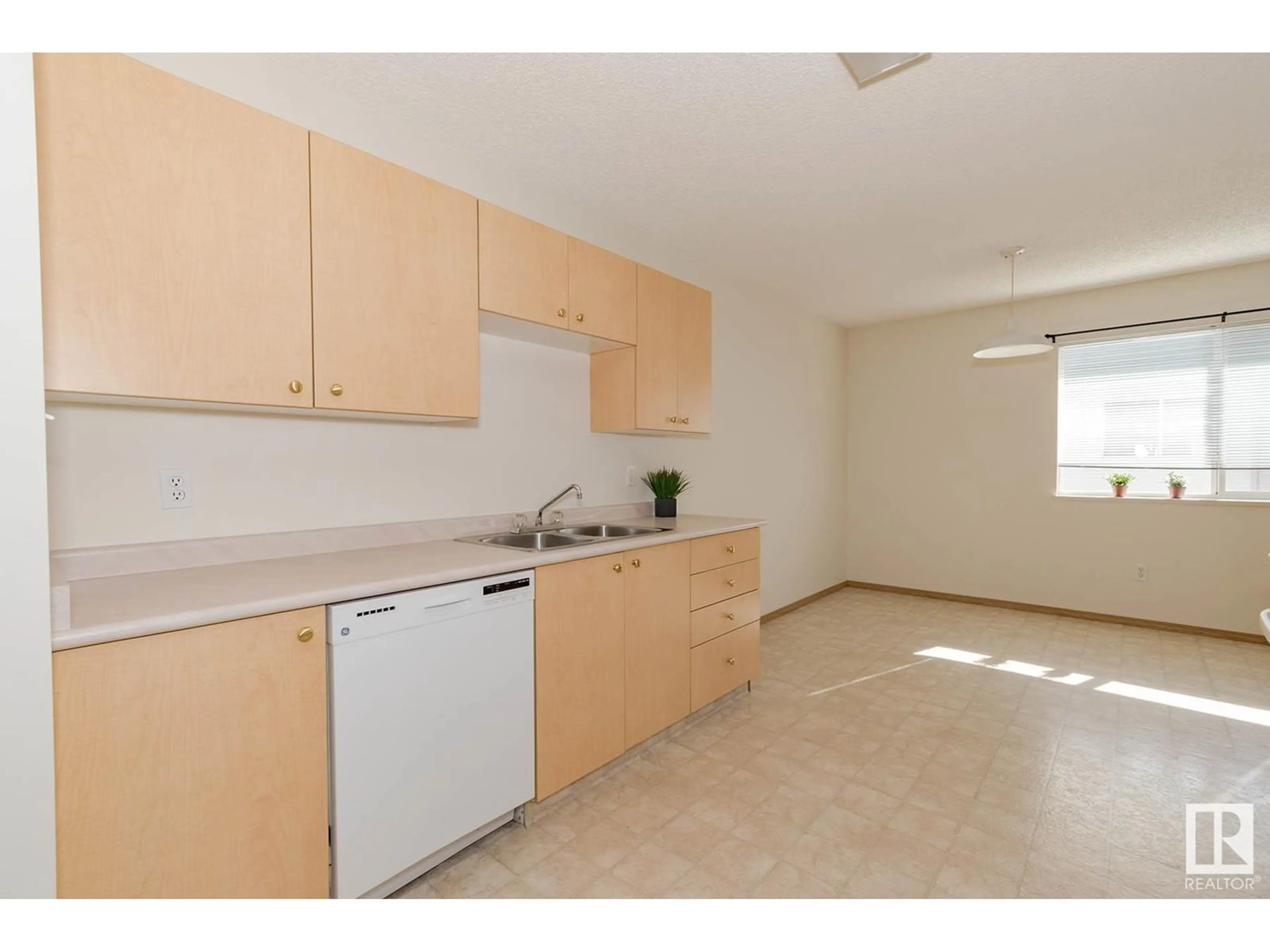 Standard kitchen, unknown for #308 - 620 KING ST, Spruce Grove Alberta T7X4K1