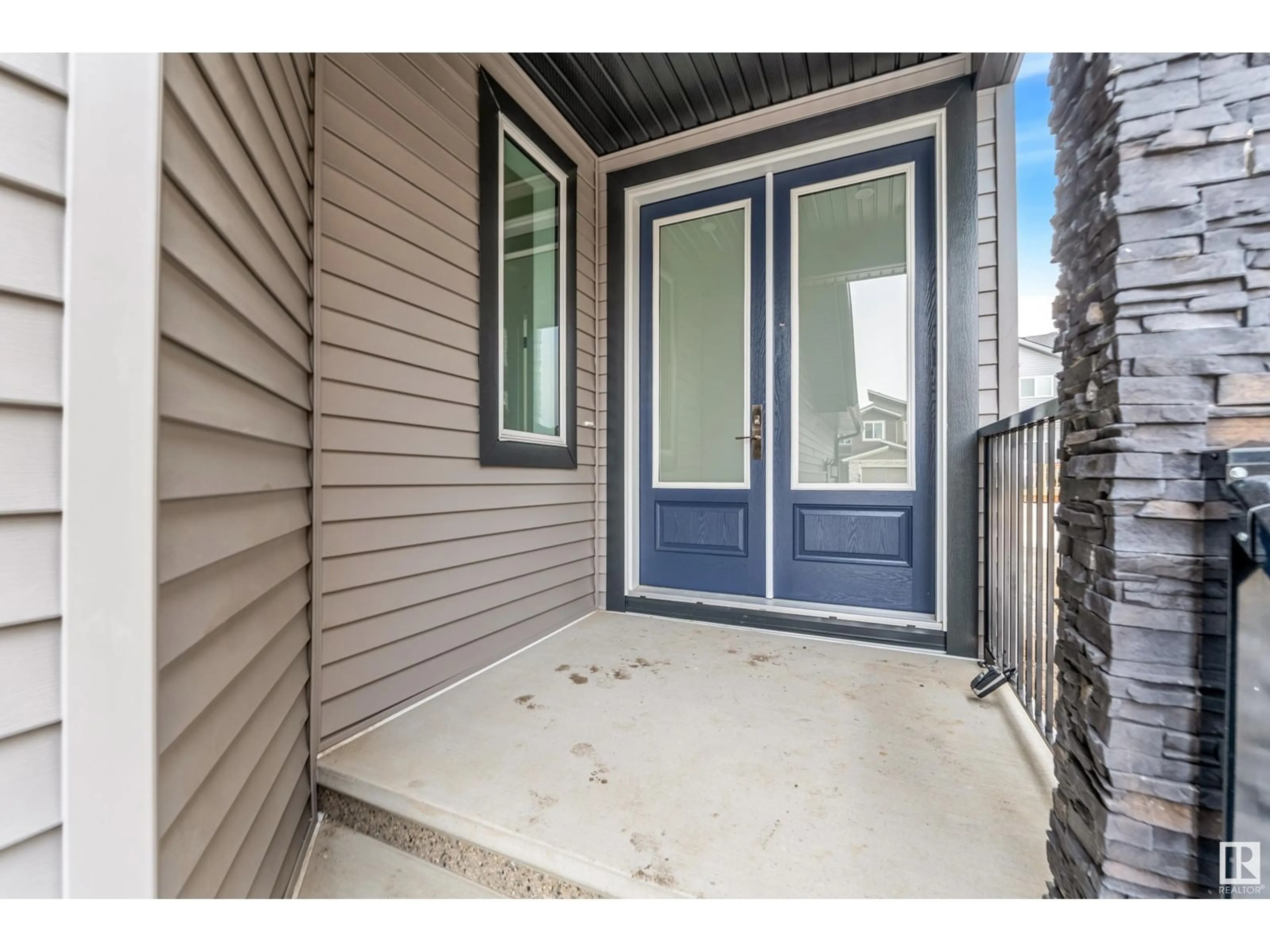 Indoor entryway for 3905 41 AV, Beaumont Alberta T4X3B5