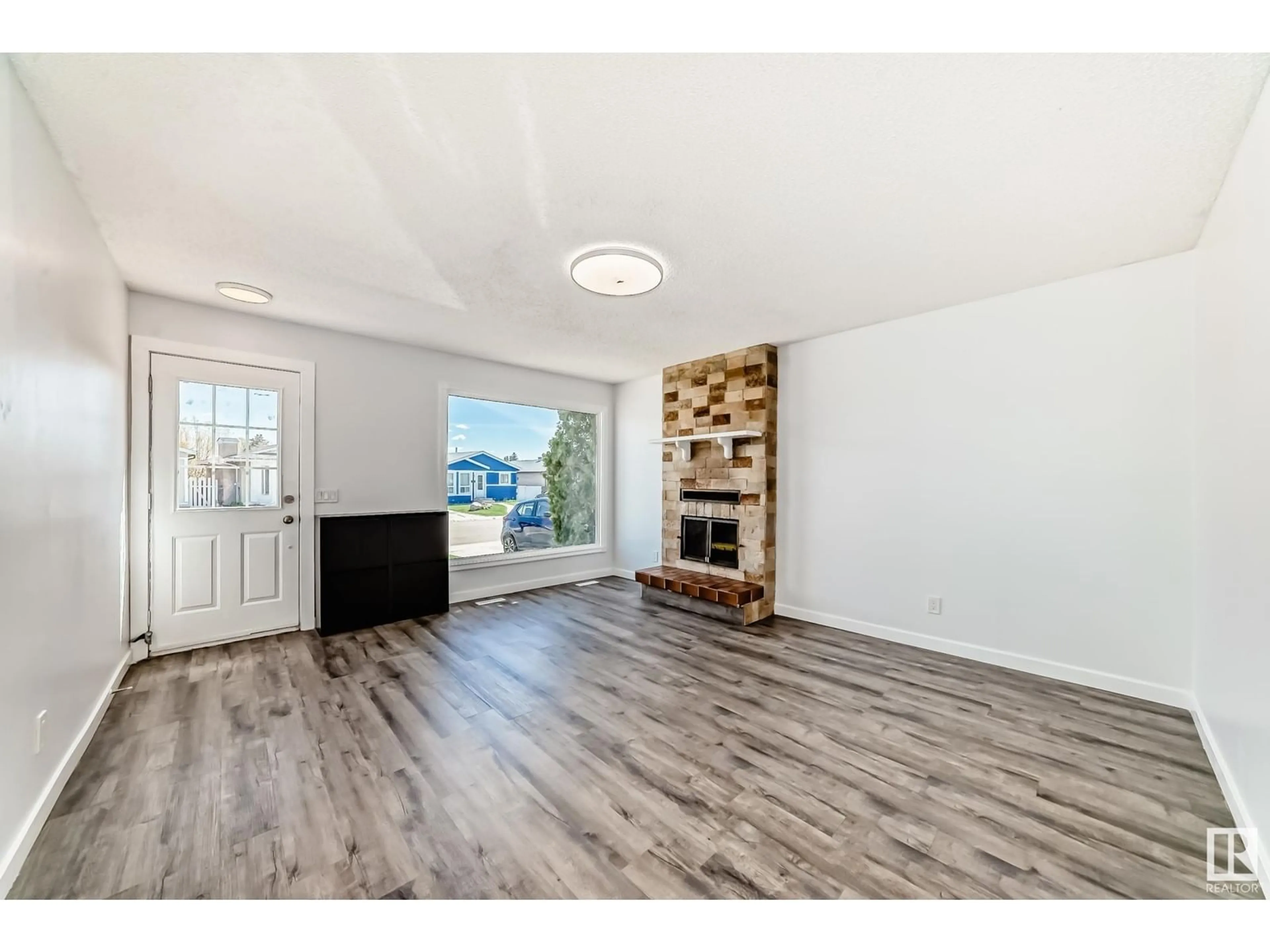 Unknown for 3308 44A ST, Edmonton Alberta T6L4W9