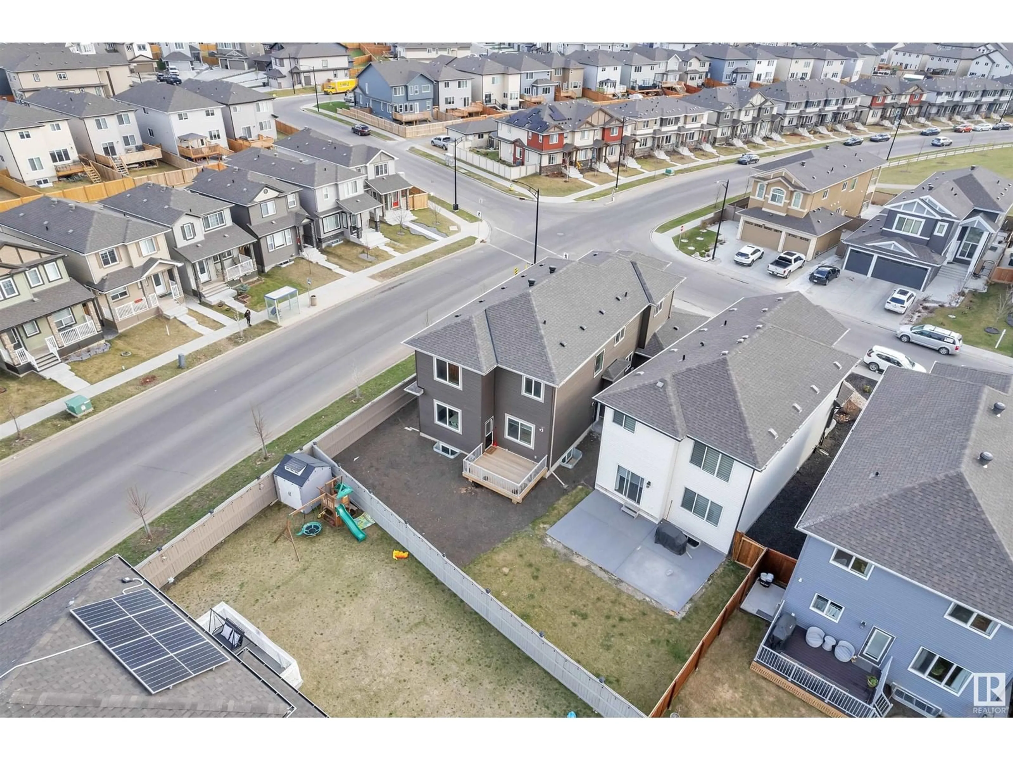 A pic from outside/outdoor area/front of a property/back of a property/a pic from drone, street for NW - 1403 25 ST, Edmonton Alberta T6T2K7