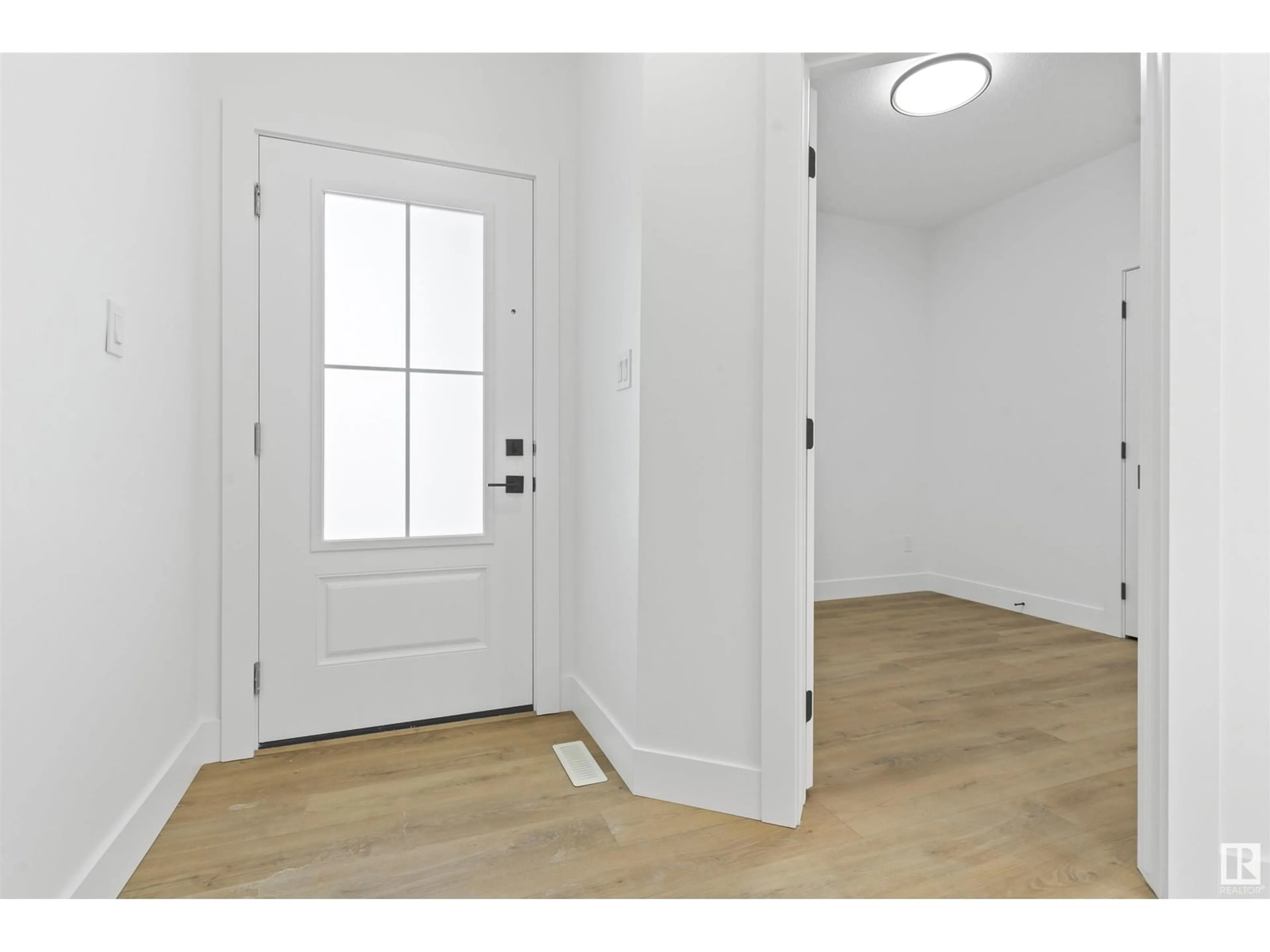 Indoor entryway for 4731 168 AVE, Edmonton Alberta T5Y0W3