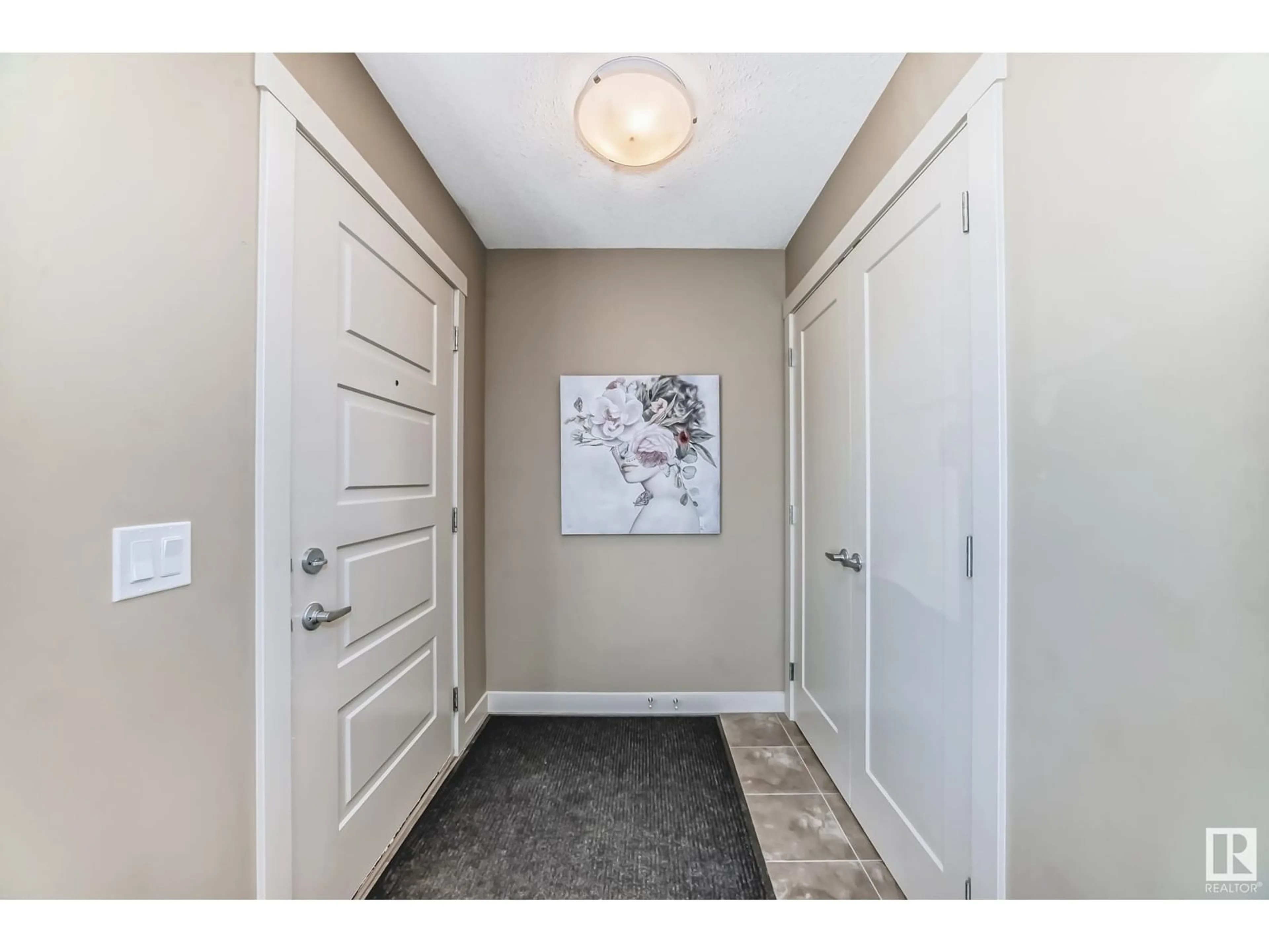 Indoor entryway for 2333 CASEY CR, Edmonton Alberta T6W3M9