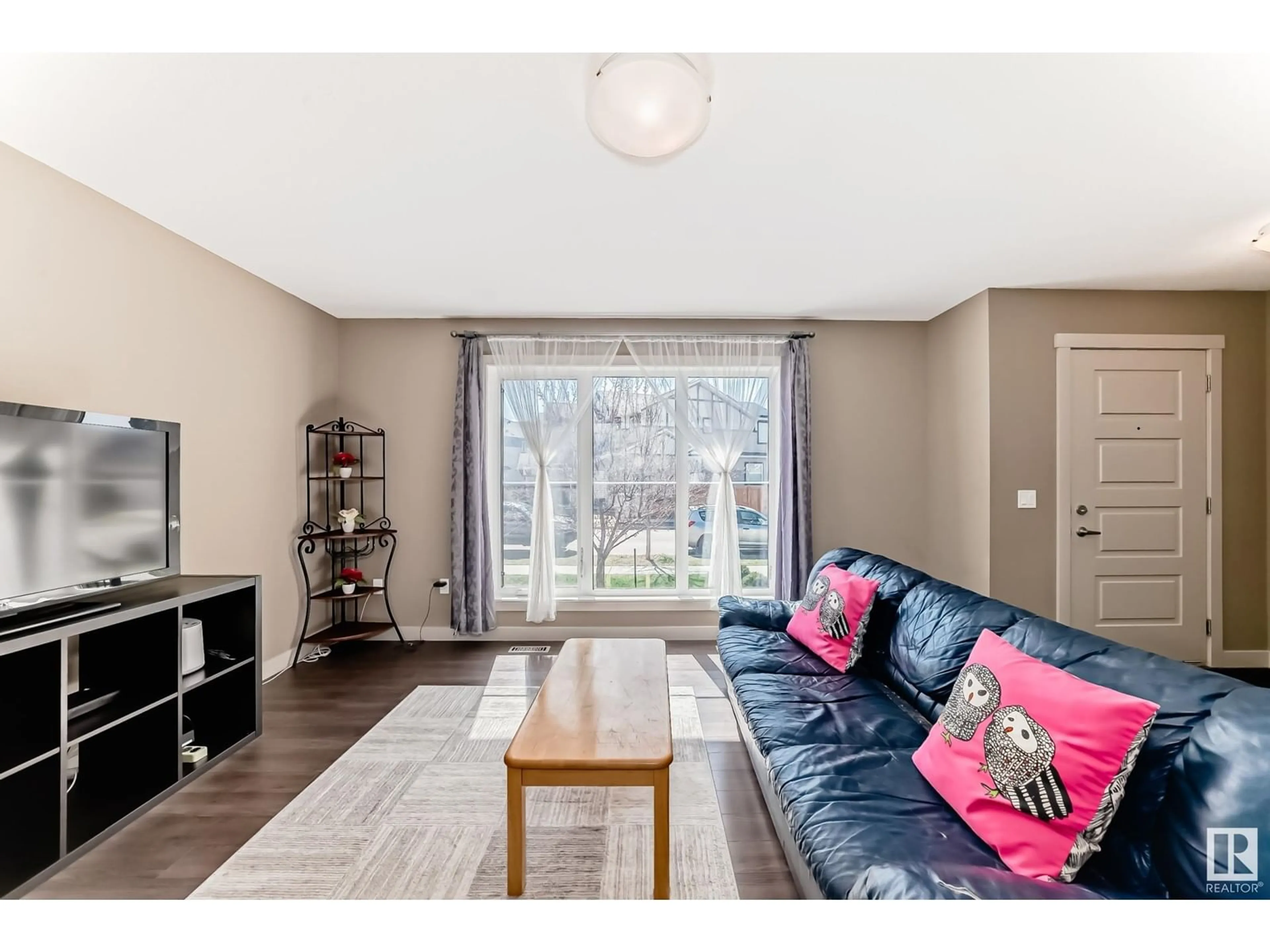 Living room with furniture, unknown for 2333 CASEY CR, Edmonton Alberta T6W3M9