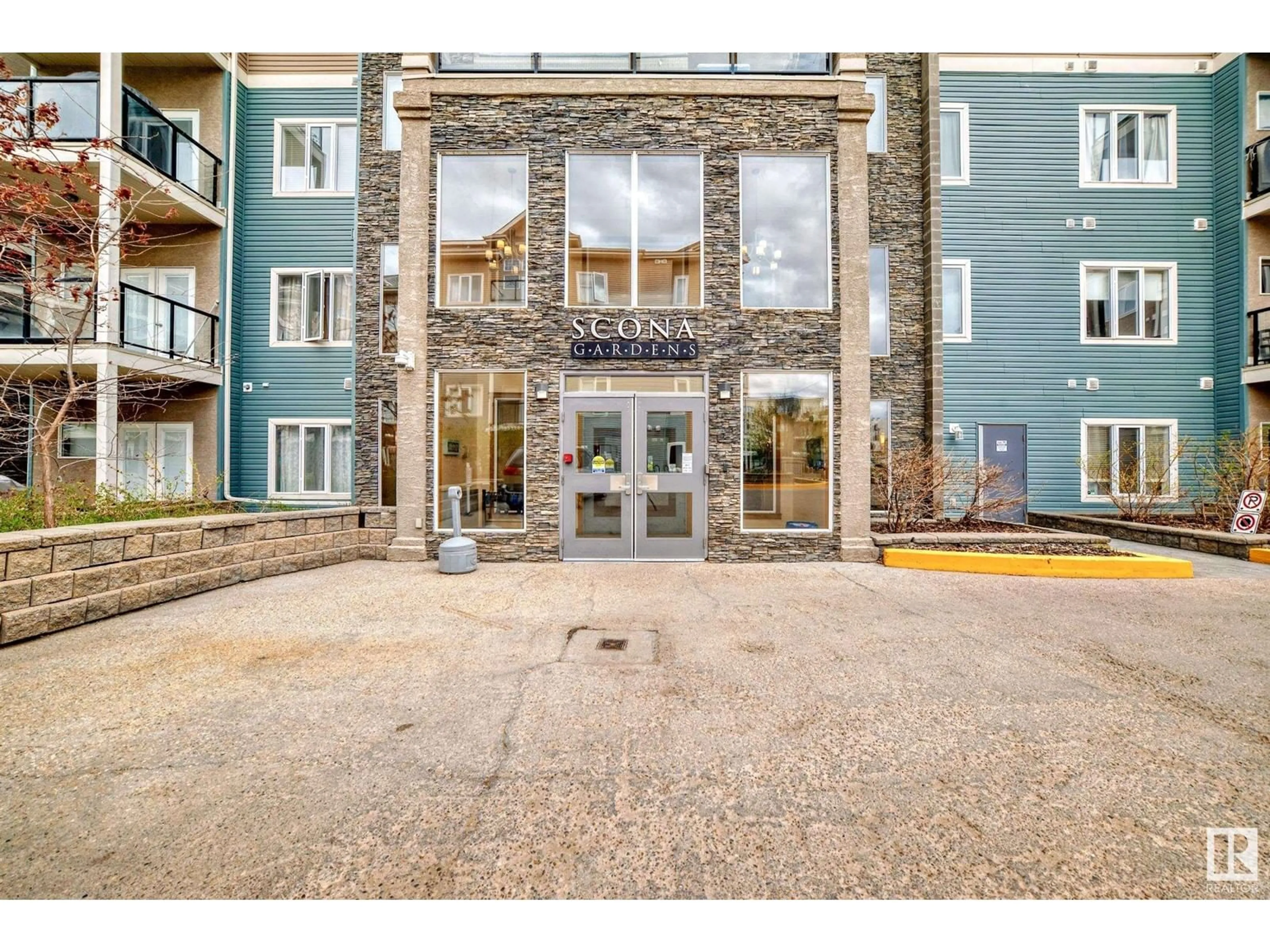Unknown for 10121 - 211 80 AV, Edmonton Alberta T6E0B9