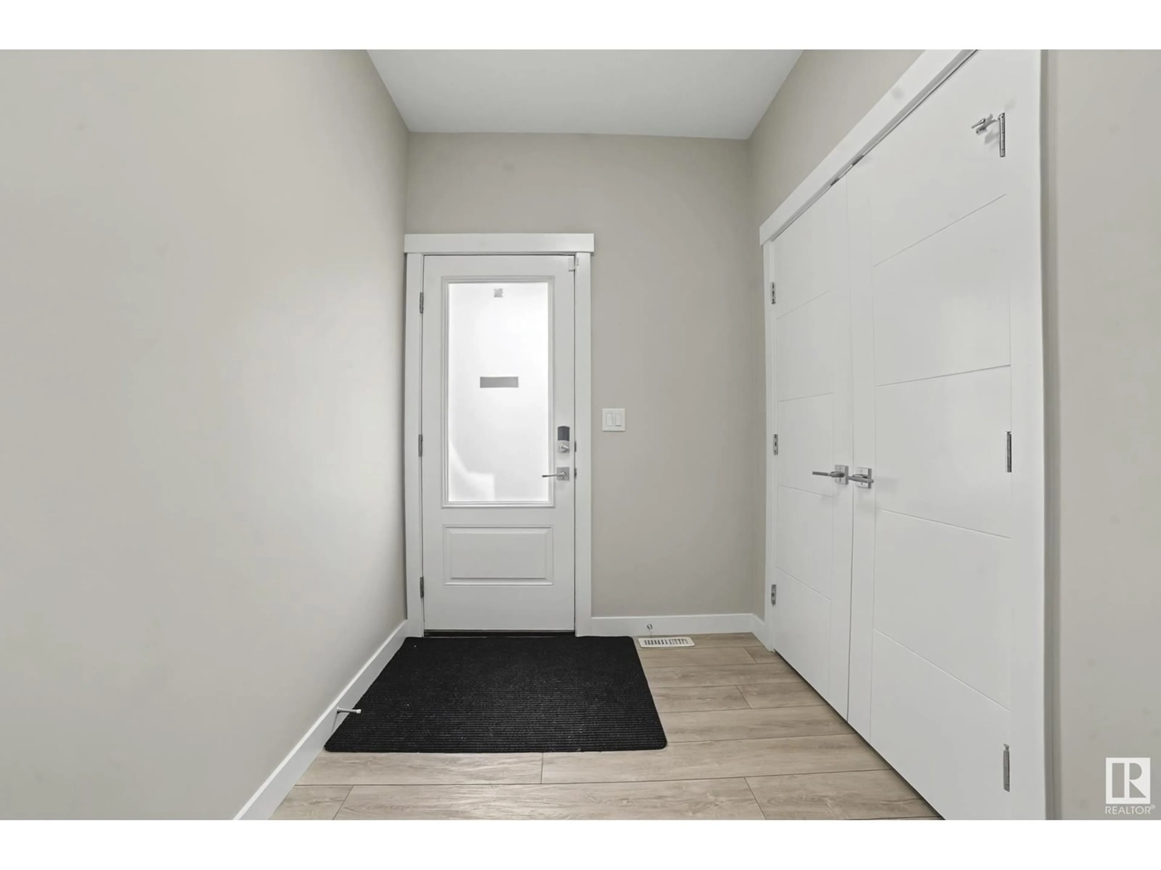 Indoor entryway for 3530 CHECKNITA POINT, Edmonton Alberta T6W4W6