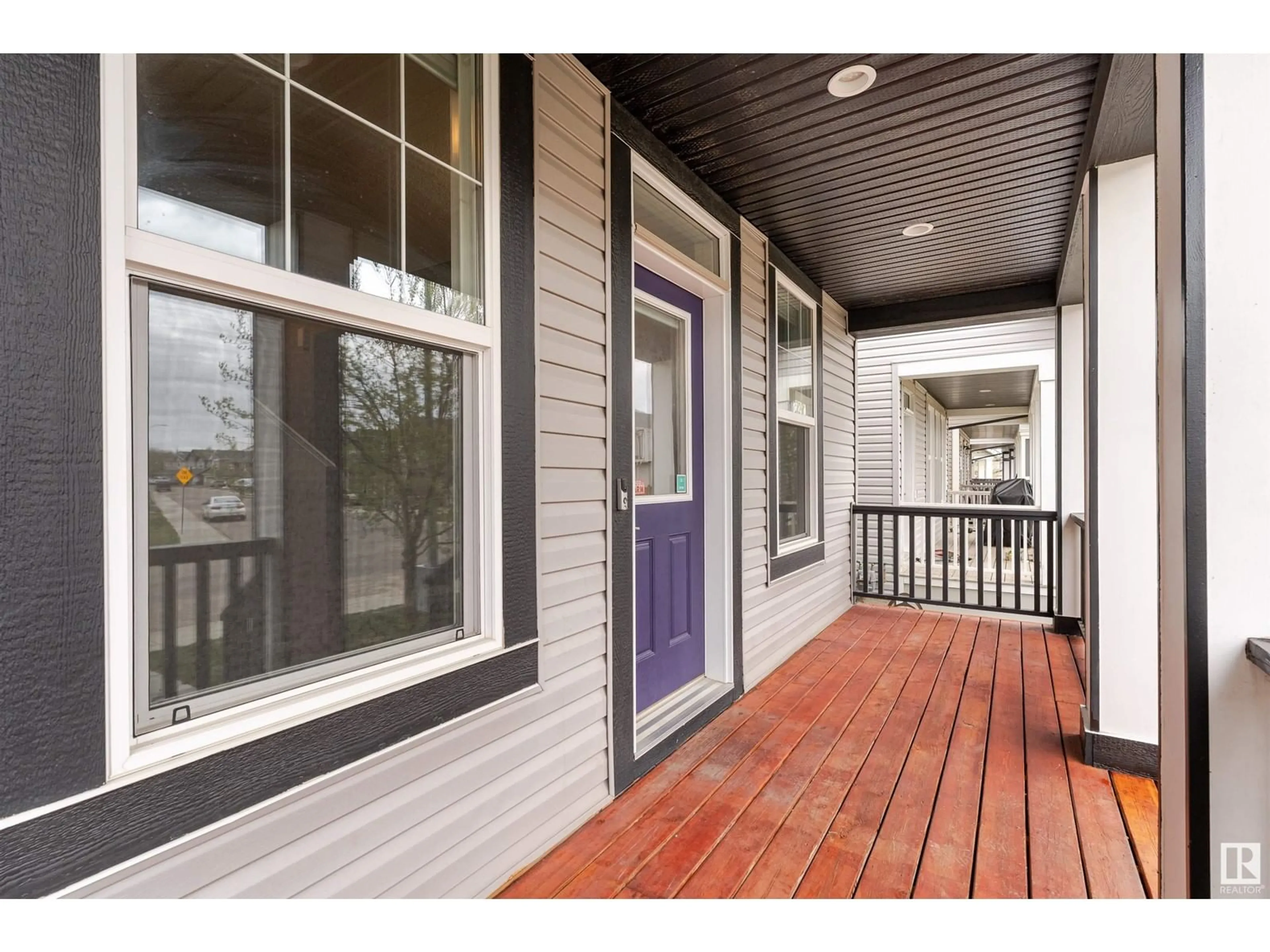 Indoor entryway for NW - 6104 176 AV, Edmonton Alberta T5Y3N9