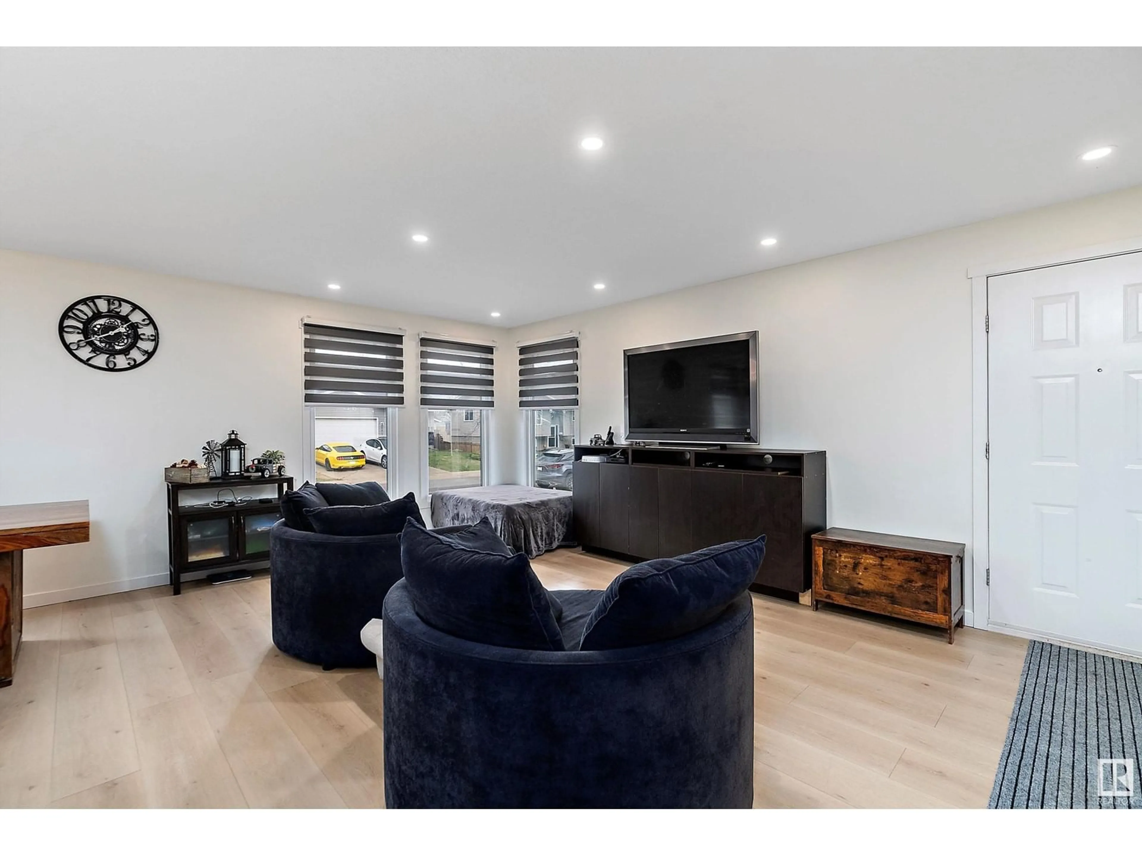 Living room with furniture, unknown for 13828 28 ST, Edmonton Alberta T5Y1A7