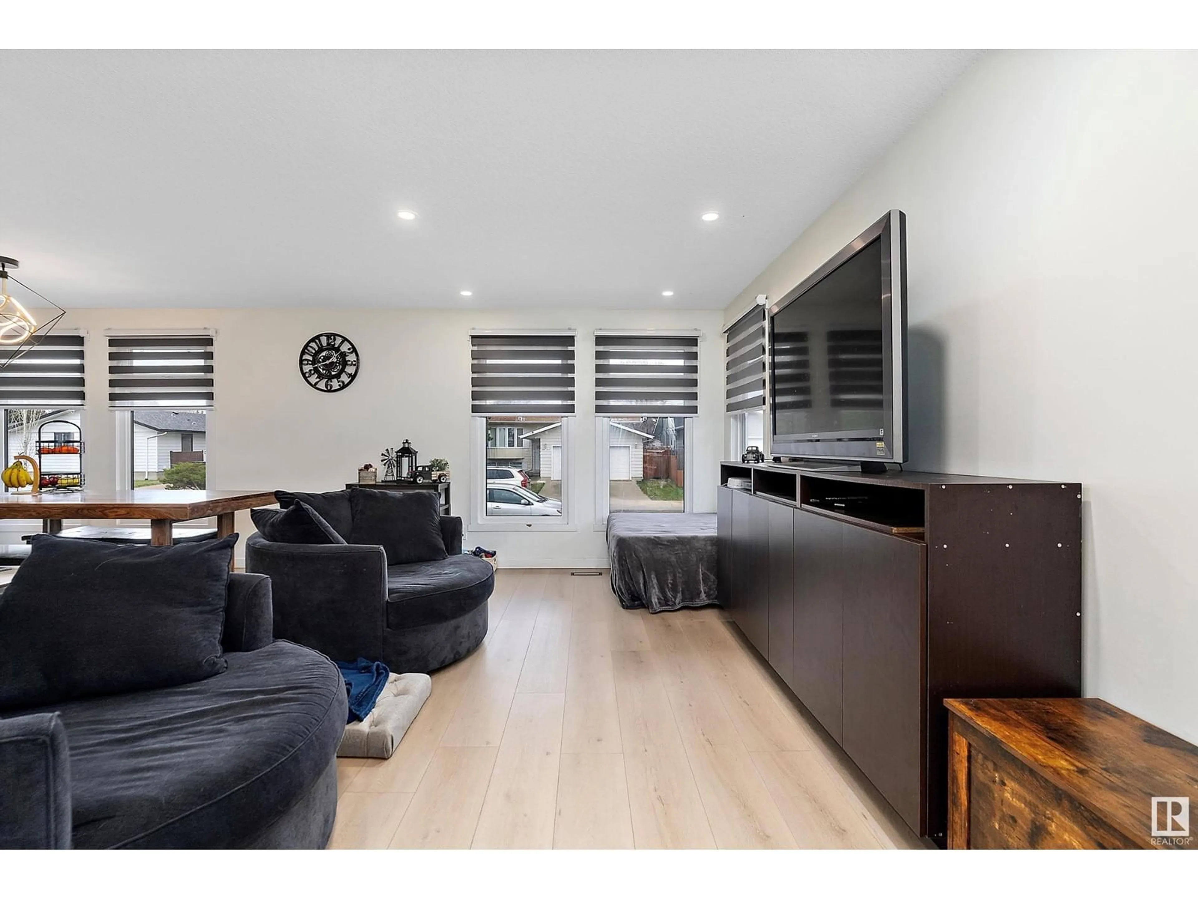 Unknown for 13828 28 ST, Edmonton Alberta T5Y1A7