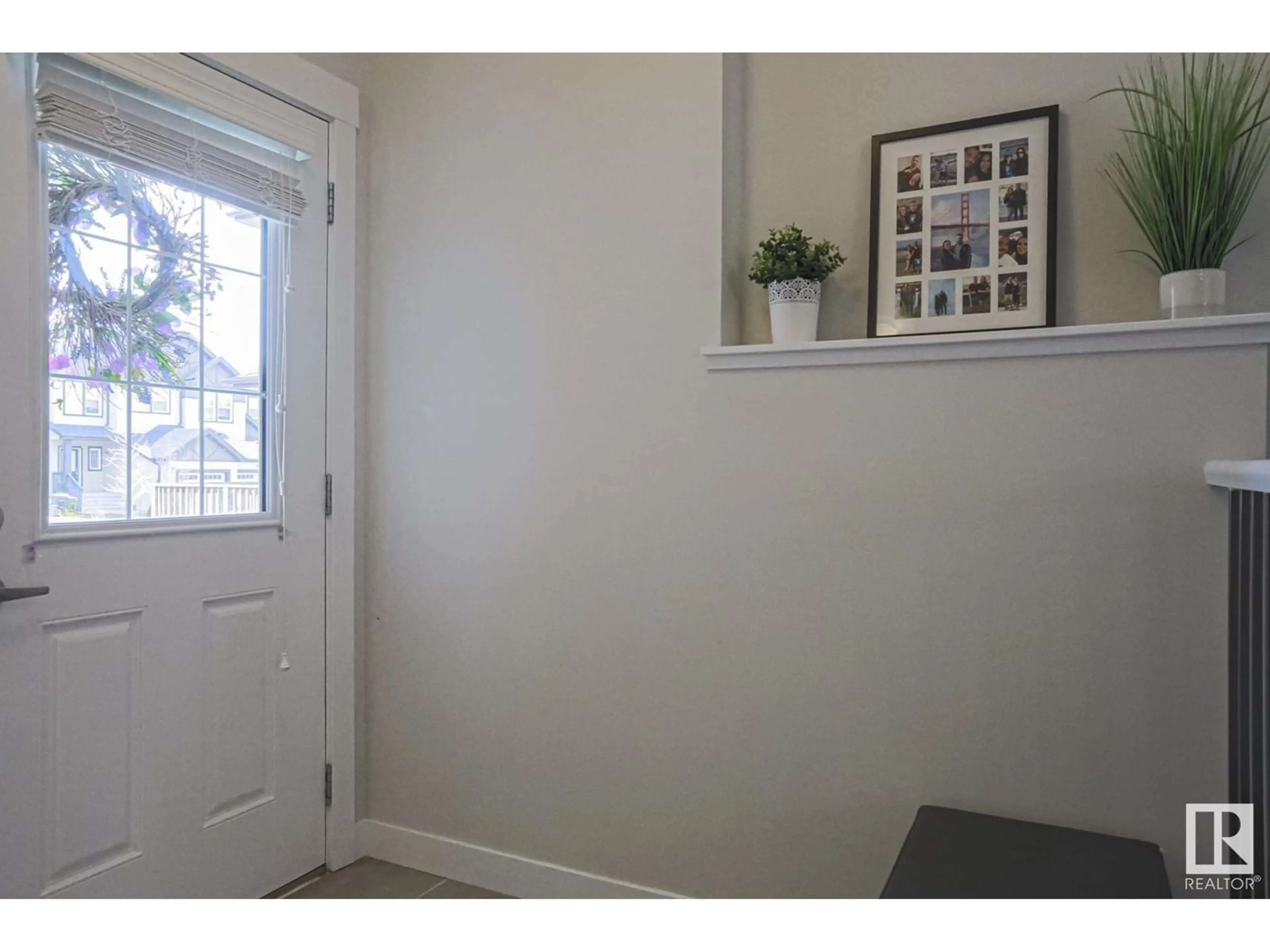 Indoor entryway for 16818 65 ST, Edmonton Alberta T5Y3W6