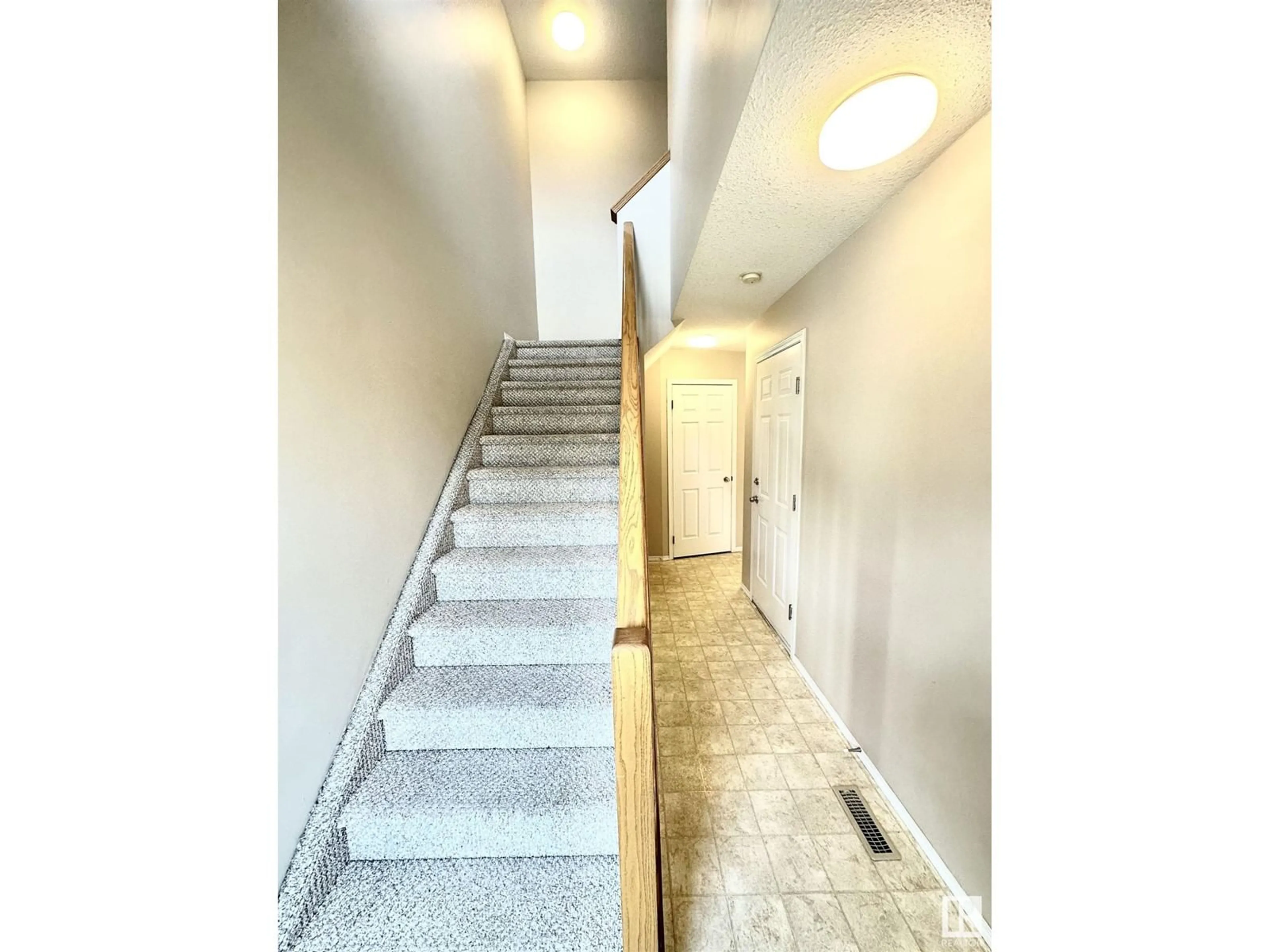 Unknown for 39 16823 84ST NW, Edmonton Alberta T5Z3S4