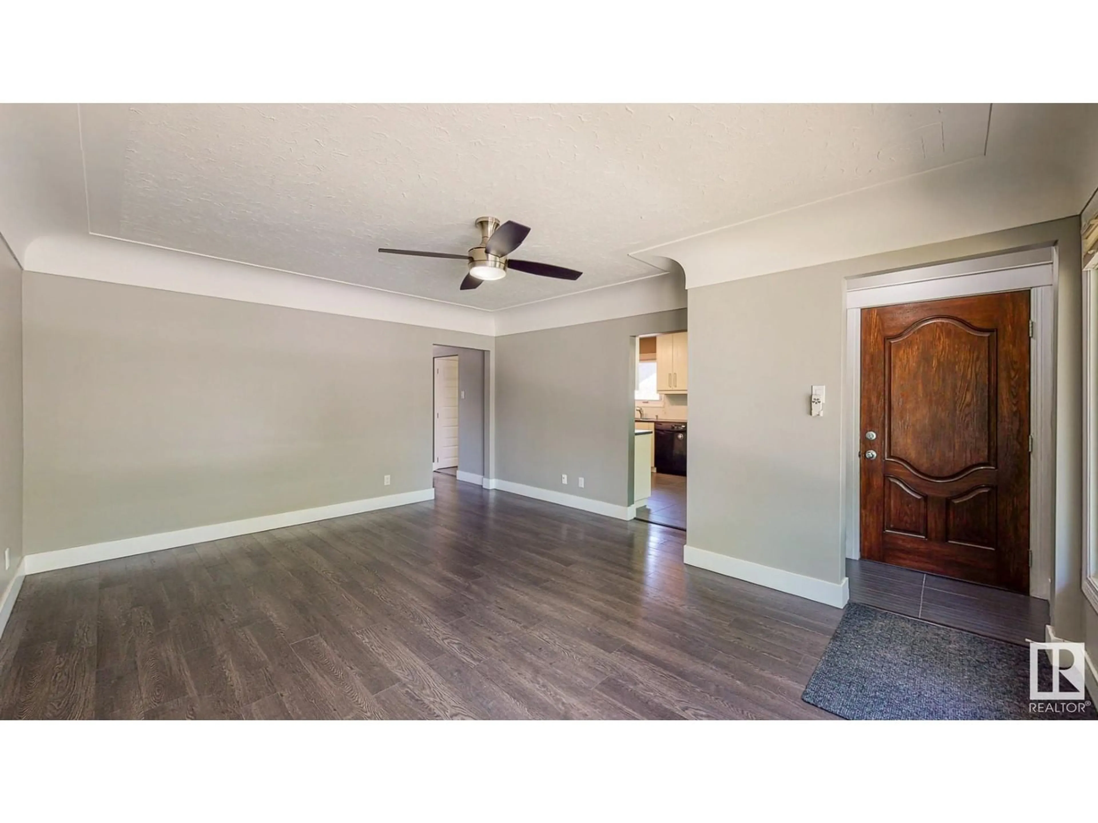 A pic of a room for 10525 63 AV, Edmonton Alberta T6H1P5