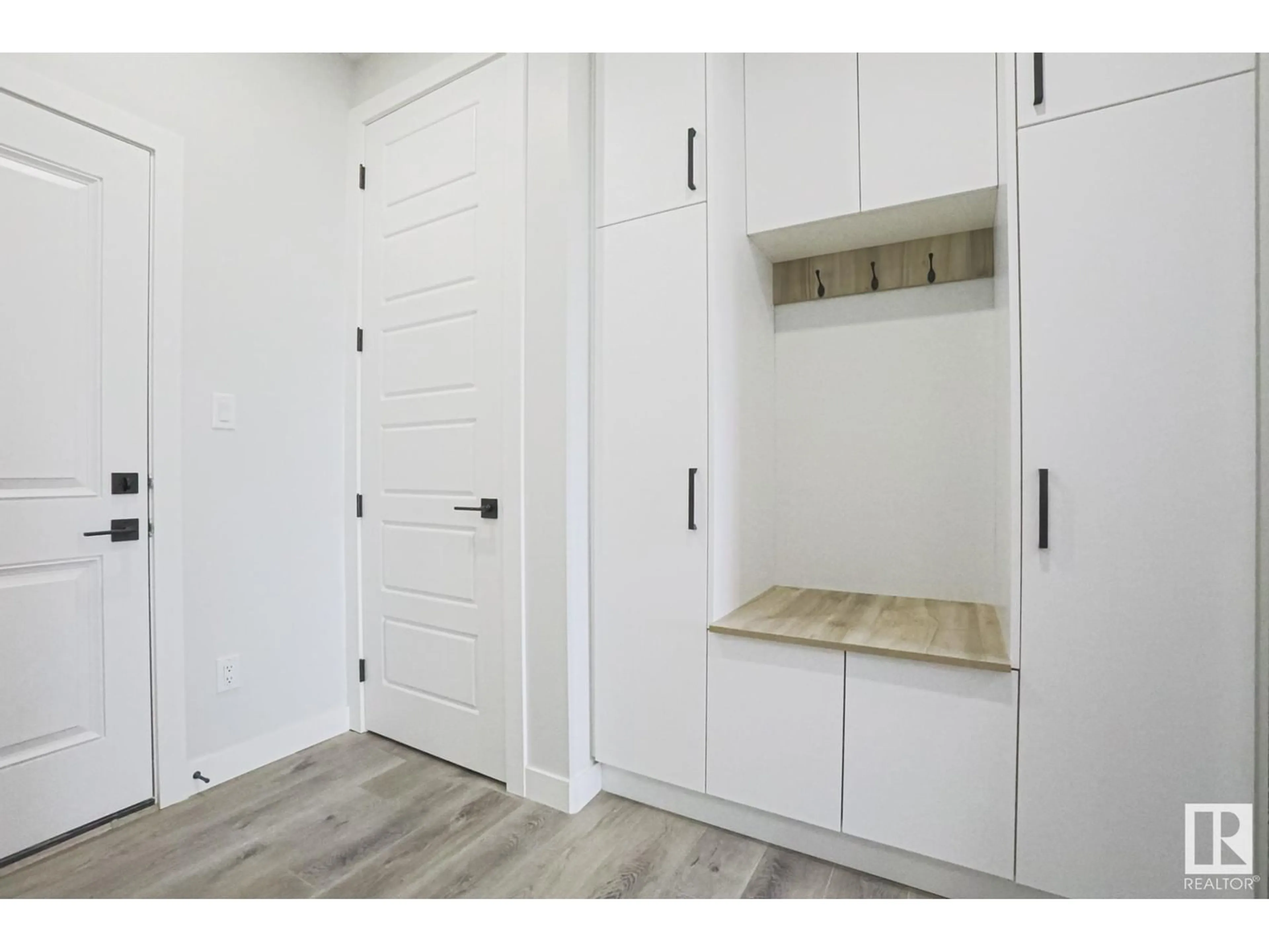 Indoor entryway for 2731 63 AVE, Rural Leduc County Alberta T4X3A6