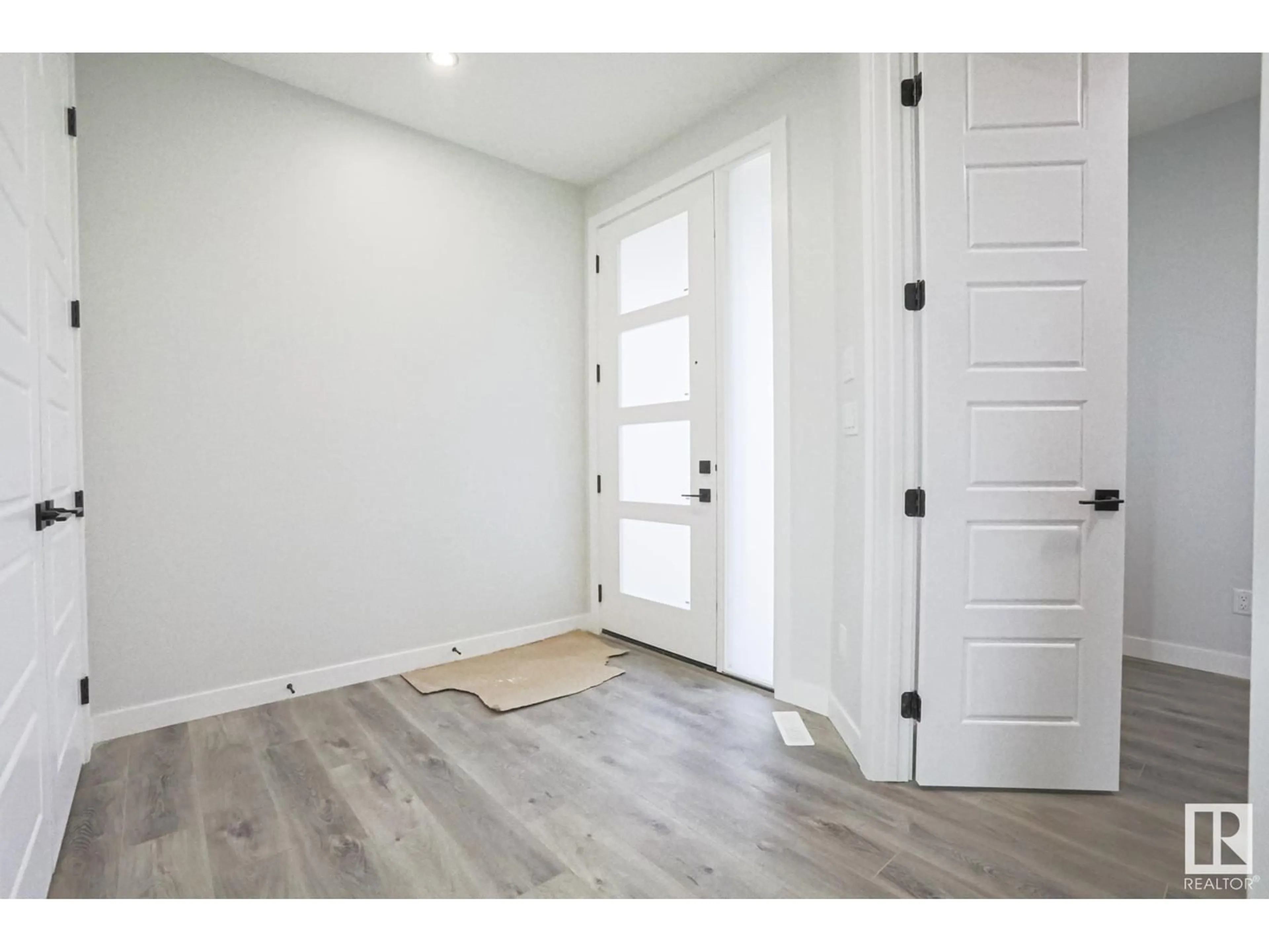 Indoor entryway for 2731 63 AVE, Rural Leduc County Alberta T4X3A6