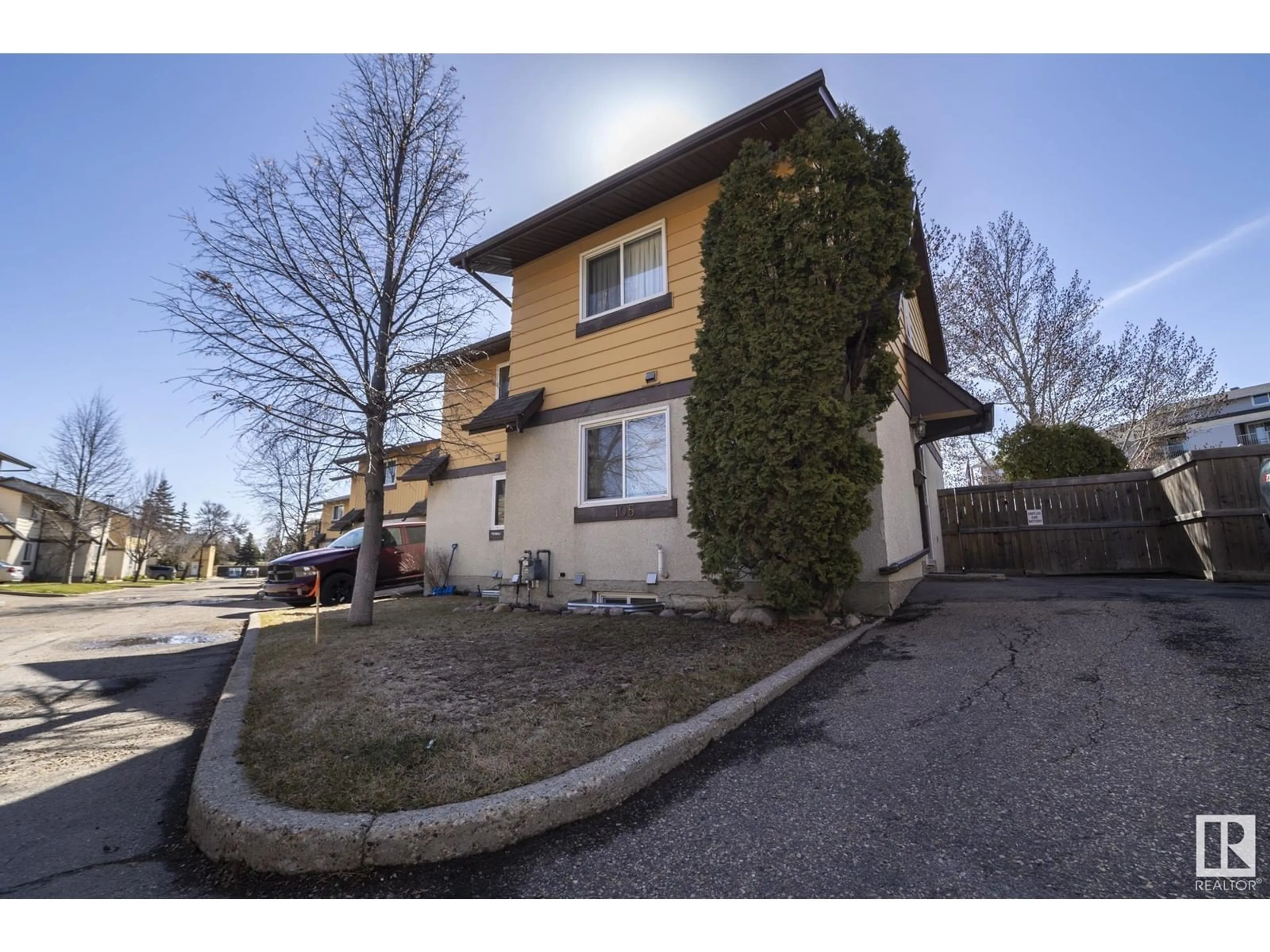 Unknown for 105 WOODSTOCK NW, Edmonton Alberta T5T0H6