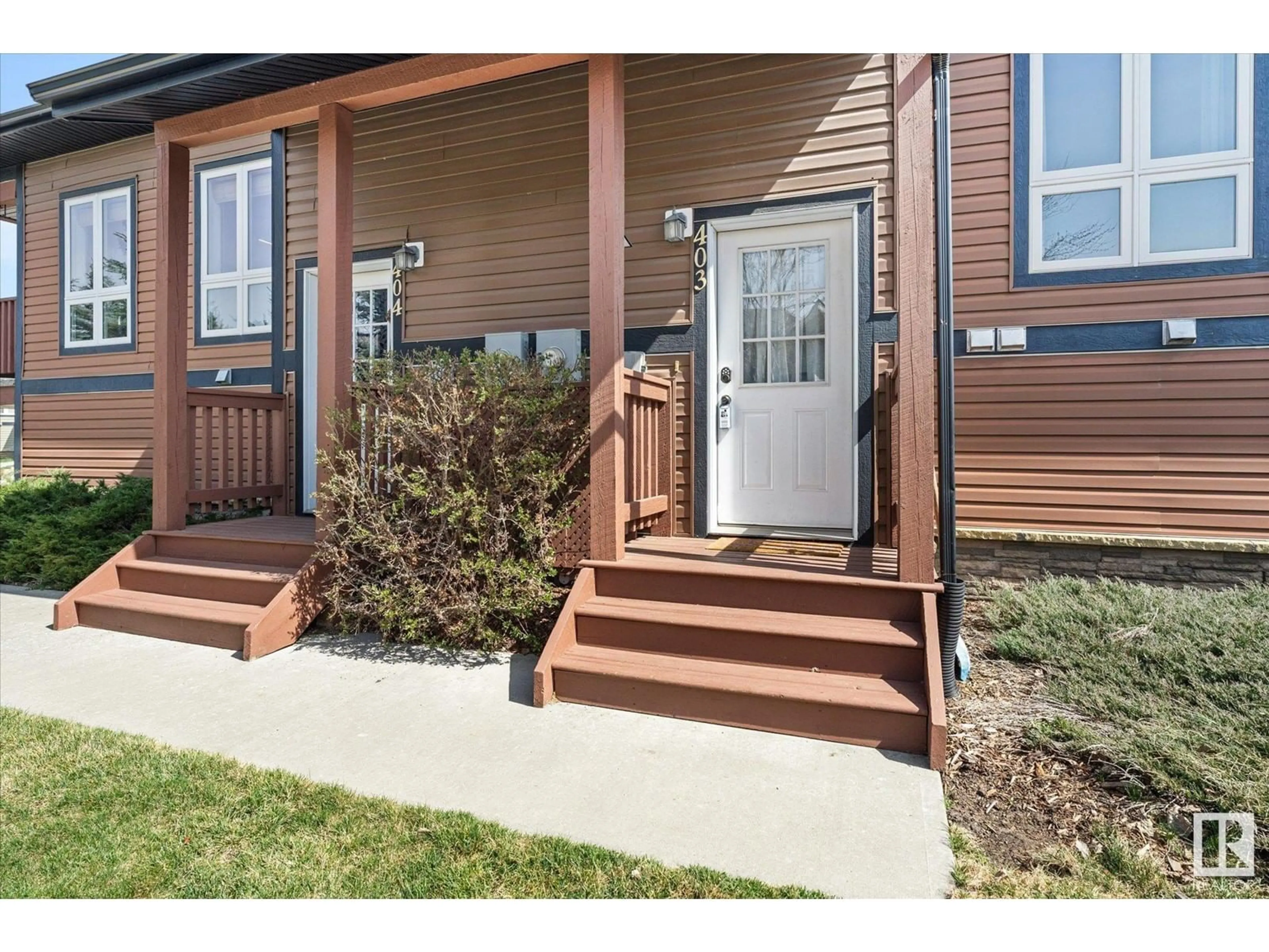 Indoor entryway for 403 GRAYBRIAR GREENS, Stony Plain Alberta T7Z0G1