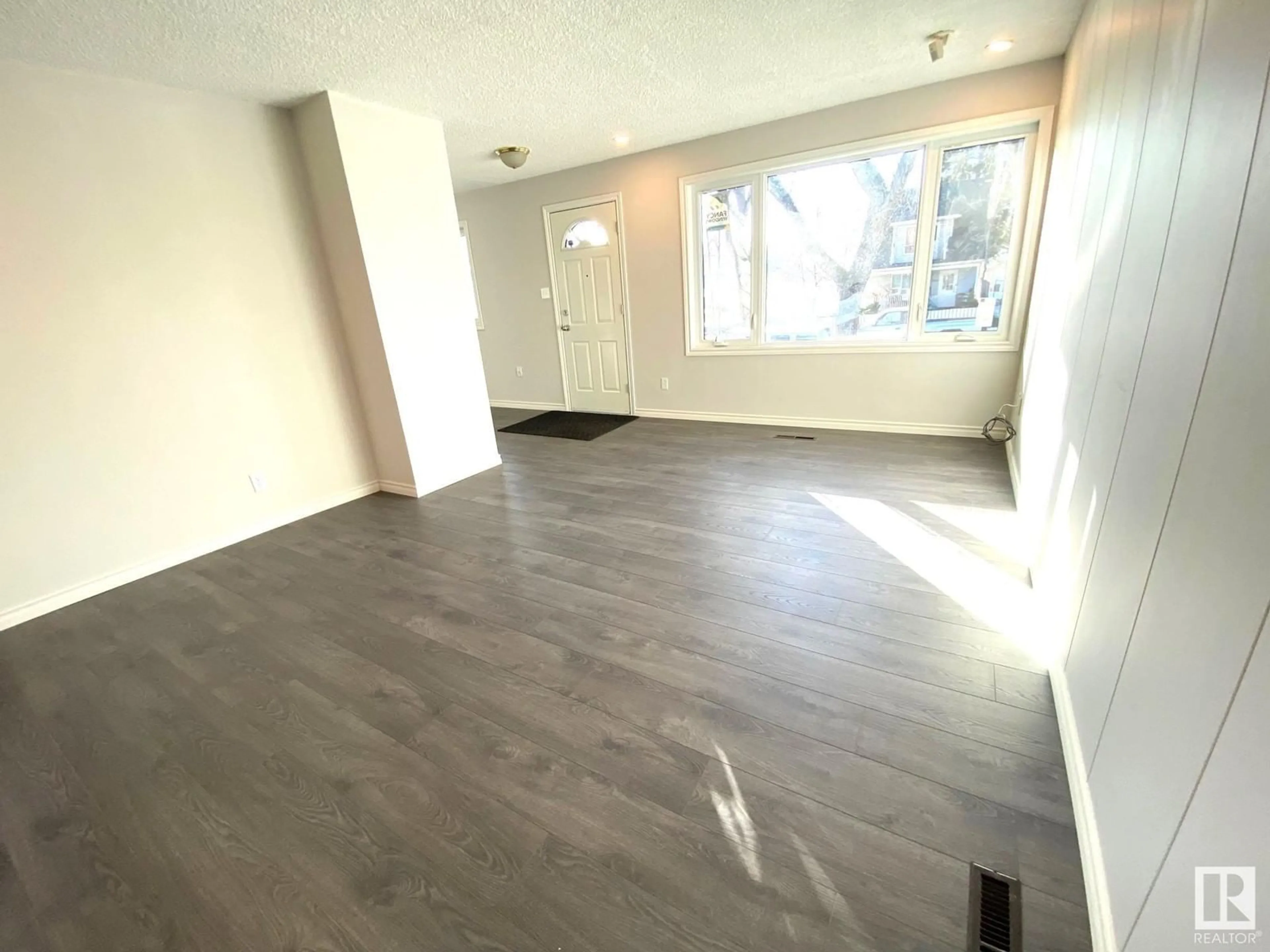 A pic of a room for NW - 12023 93 ST, Edmonton Alberta T5G1G7